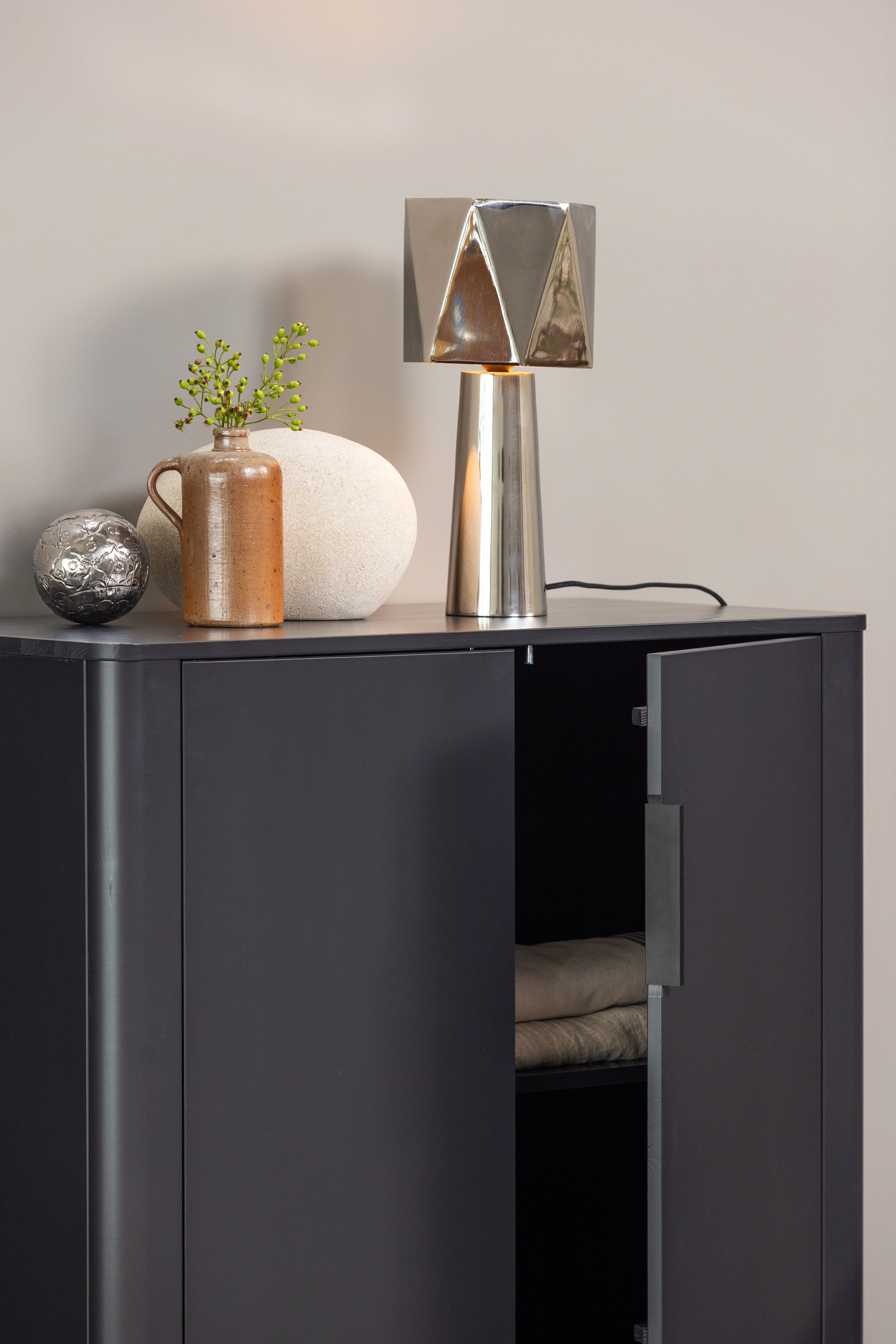 WOOOD Highboard »Gunnar FSC®-Mix Massivkiefer mit Dämpfung Funktion, 85 x 39 x 135 cm« Tragkraft 15 kg pro Boden, einfach zu montieren, sichtbare Maserung