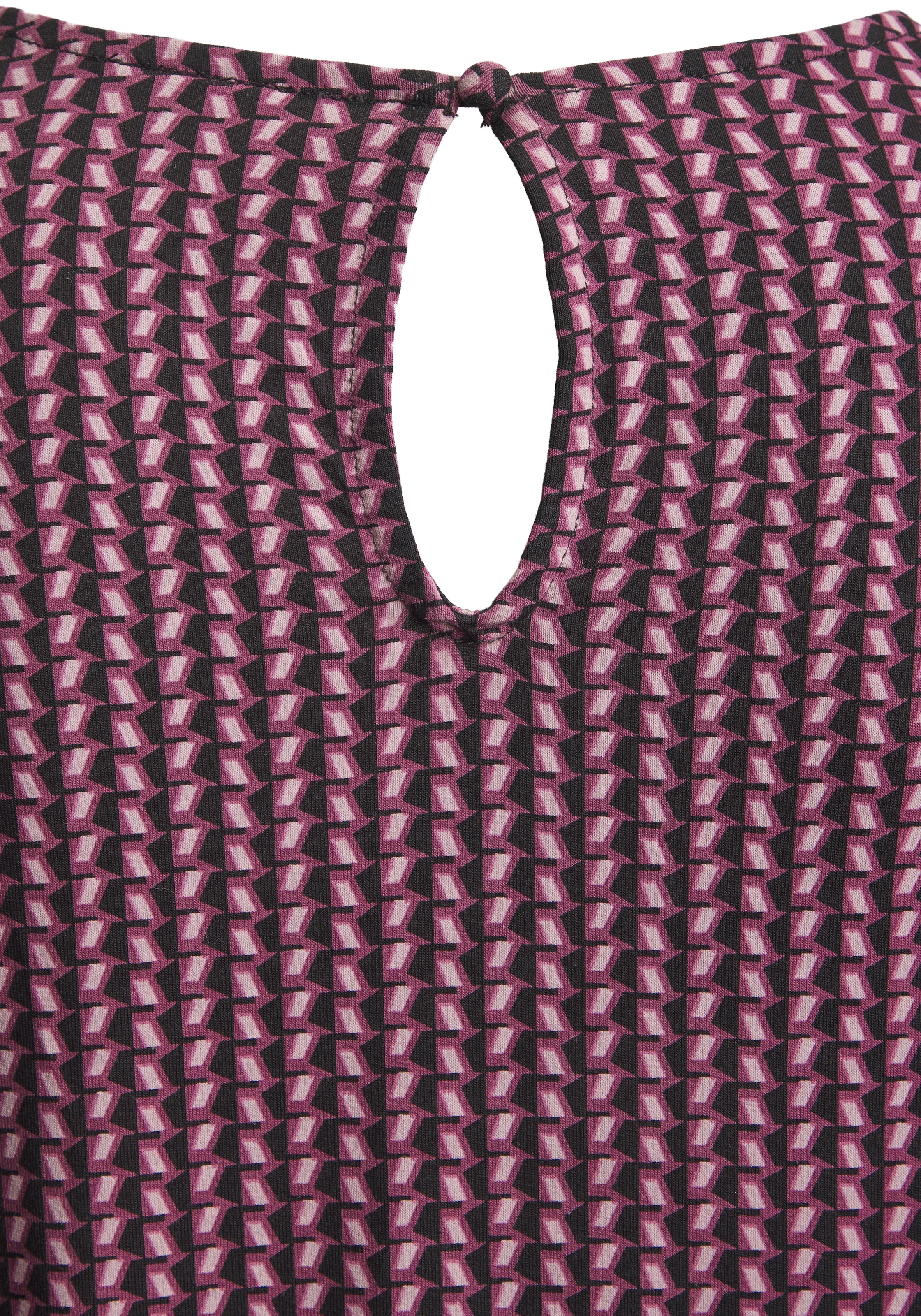 LASCANA T-Shirt schönes Knopfdetail hinten