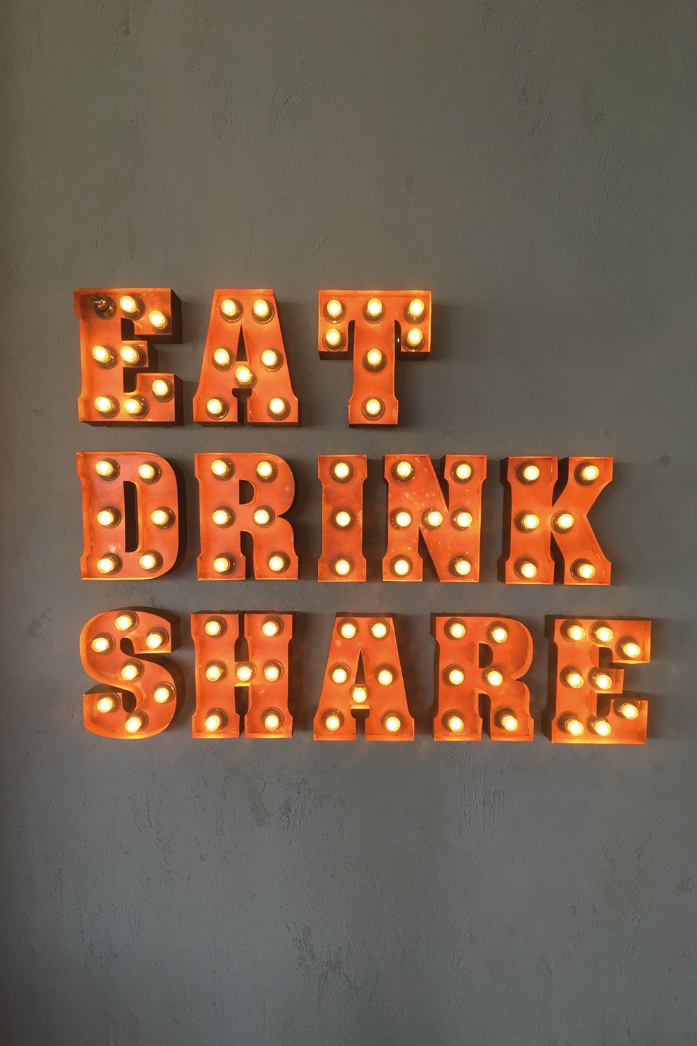 Image of queence Metallbild "EAT DRINK SHARE" Schriftzug Schriftzüge Sprüche Sprüche & Texte Stahlschild, Blechschild, Sprüche, Texte, witzig