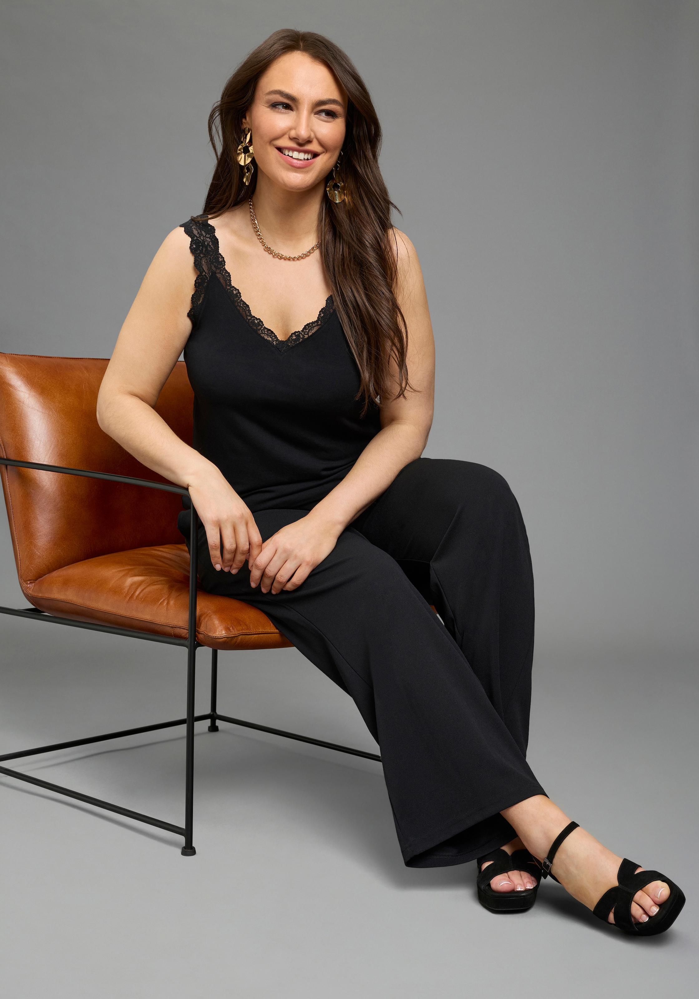 Laura Scott CURVE Débardeur figurnahe Schnittform mit V-Ausschnitt und Spitze