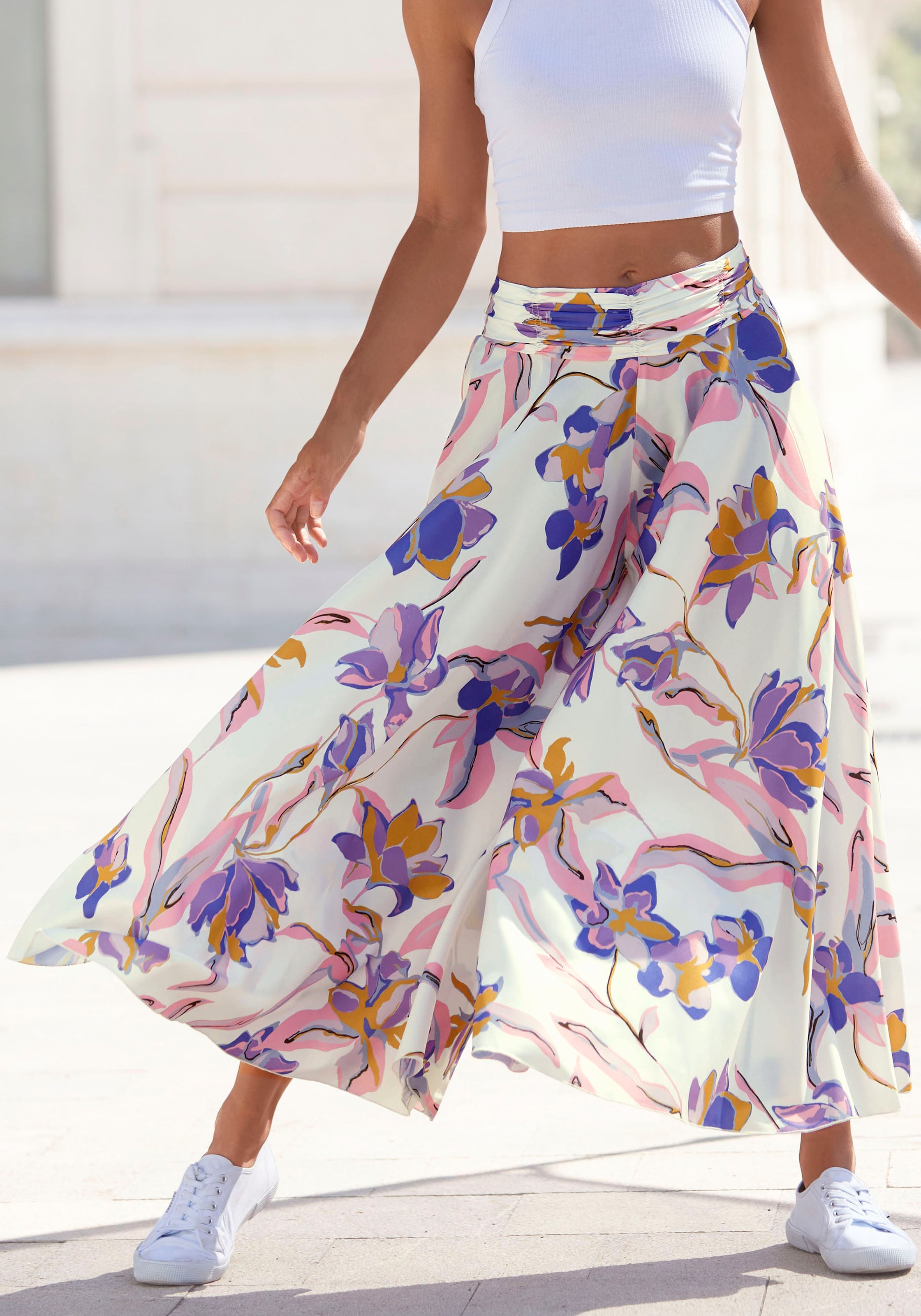Image of LASCANA Hosenrock mit floralem Druck, Culotte, extraweites Bein, luftige Sommerhose