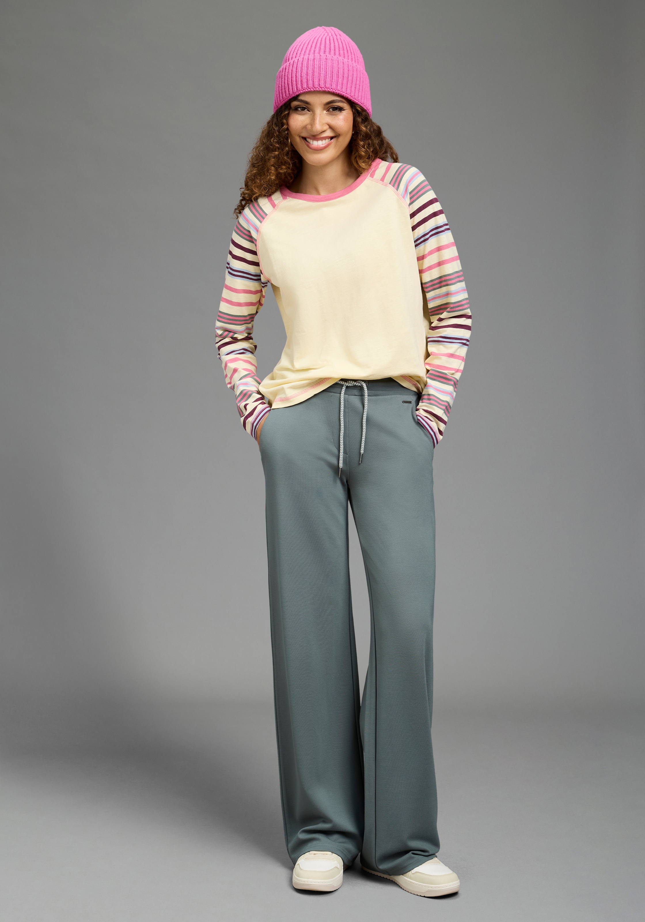 KangaROOS Pantalon palazzo  coupe ample, aussi disponible en grandes tailles