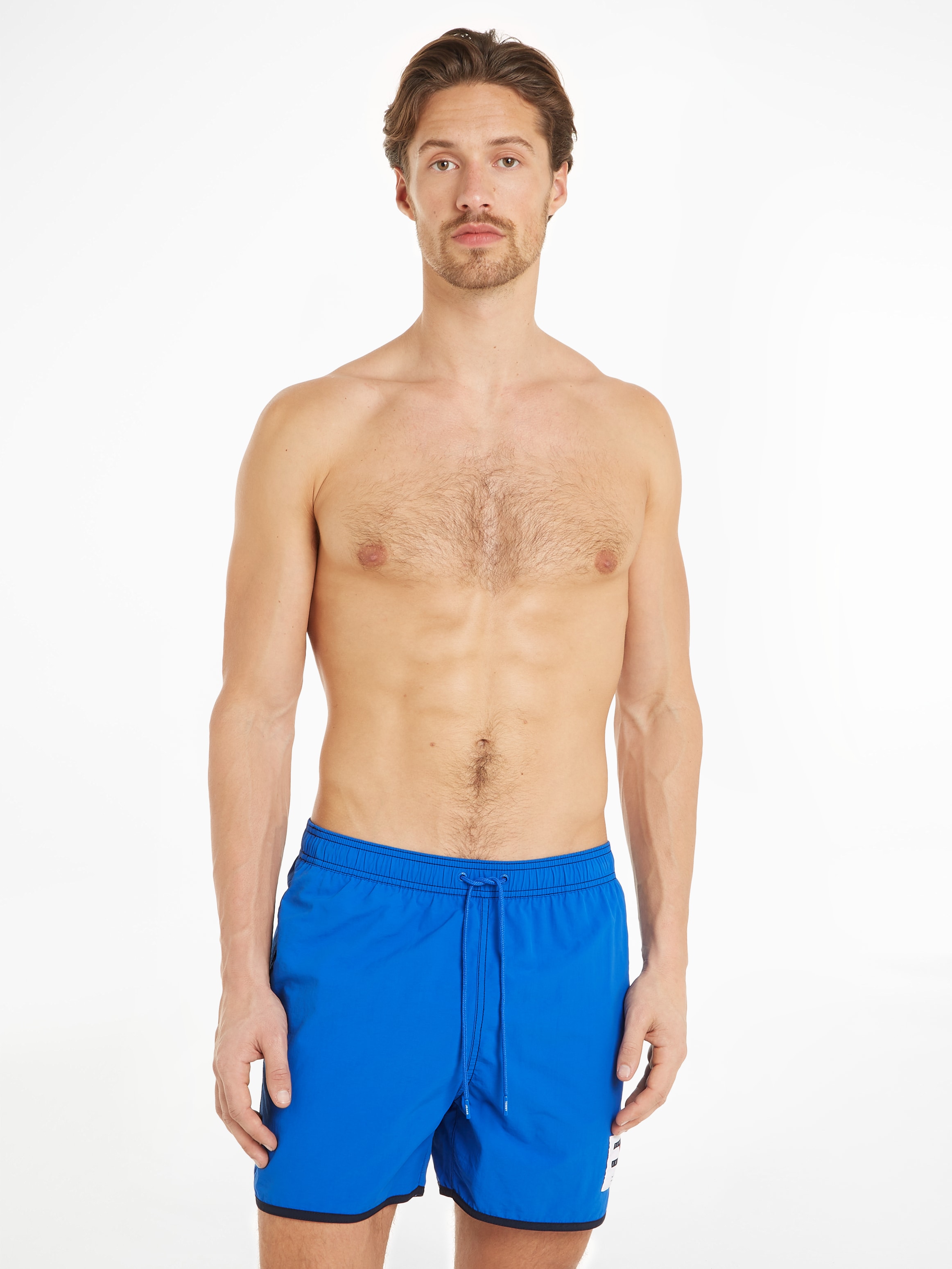 Tommy Hilfiger Swimwear Badeshorts »SF MEDIUM DRAWSTRING«, mit kontrastfarbenen Details