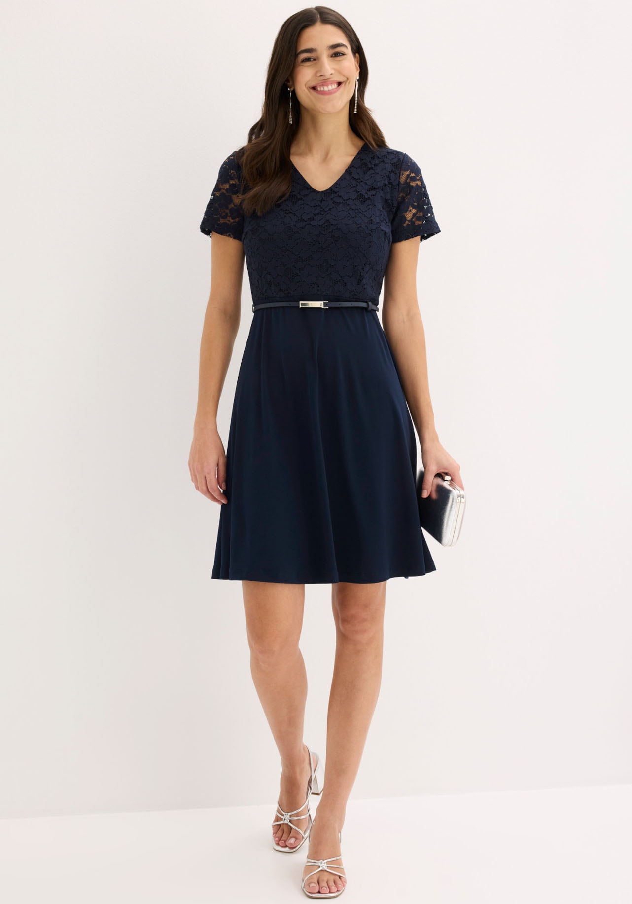 bonprix Mini-robe festlicher Stil, mit kurzem Arm, ausgestellte Passform