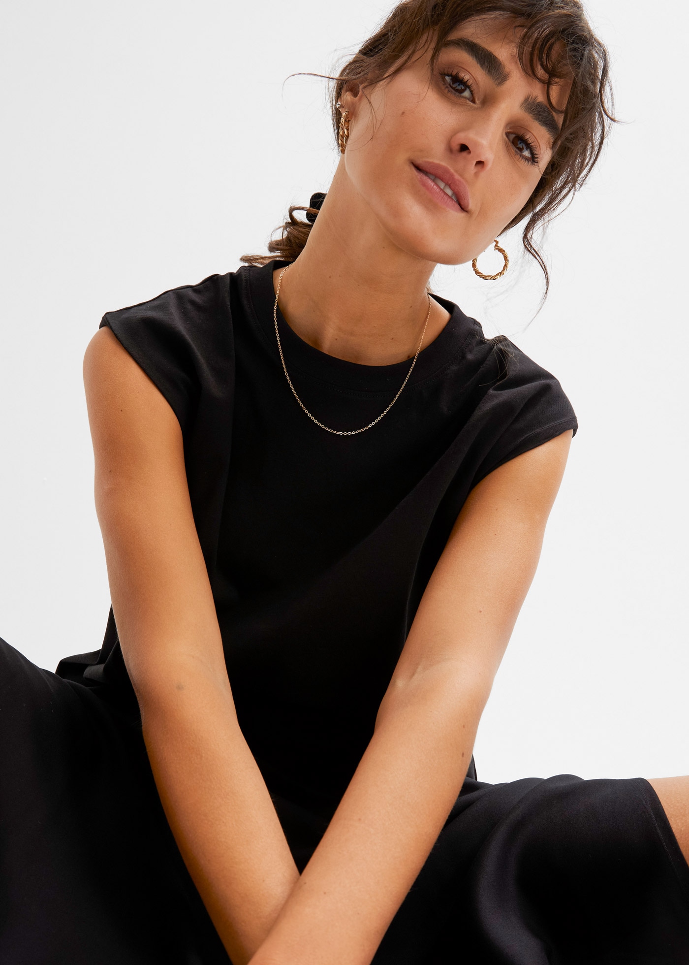 bonprix T-shirt oversize lässiger Oversize-Schnitt, verstärkte Schulter, ärmellos