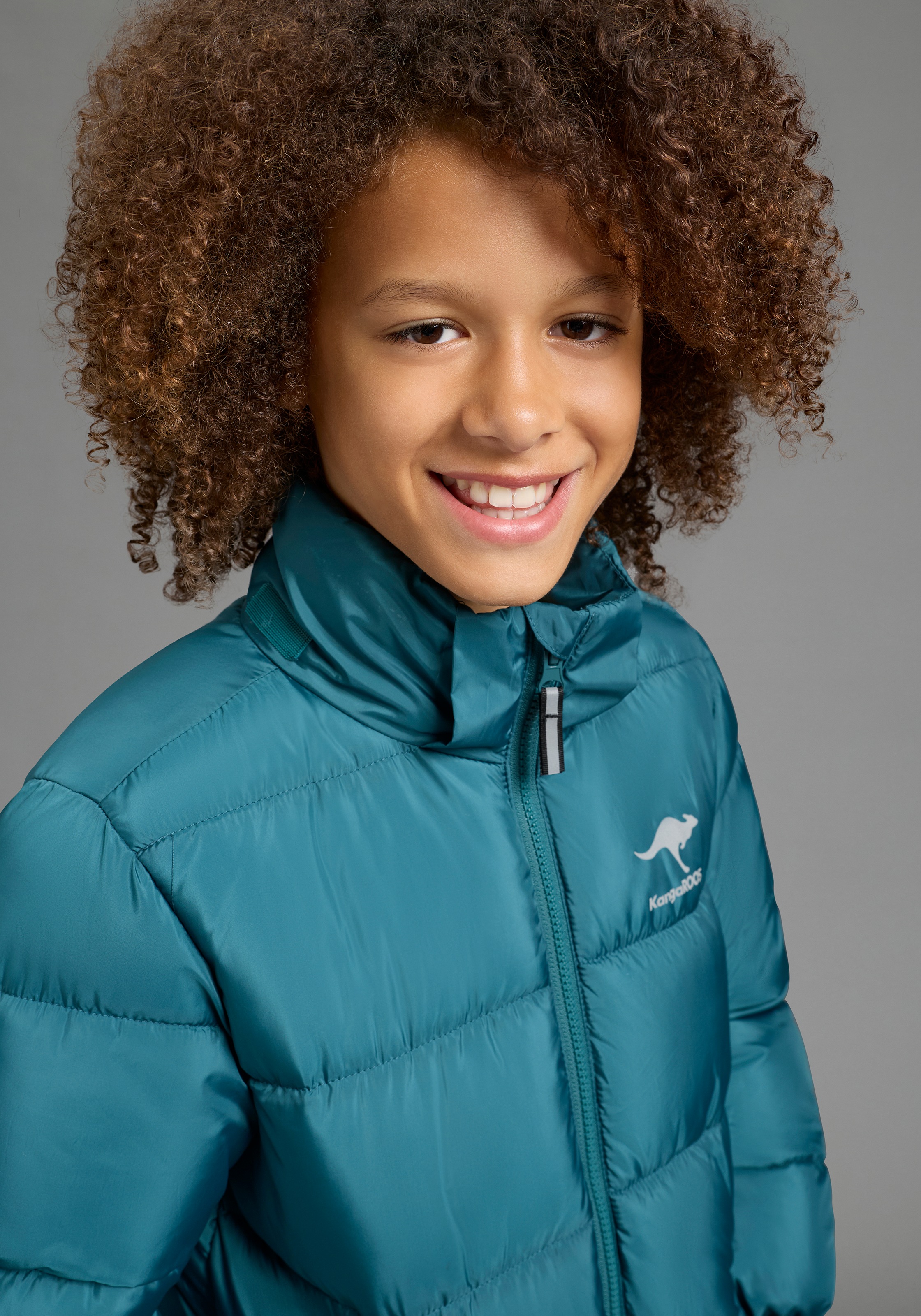 KangaROOS »warme Outdoor Steppjacke mit KangaROOS Print« avec capuche Veste chaude d'hiver avec logo réfléchissant imprimé