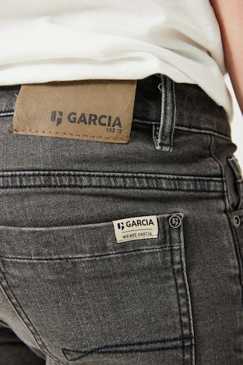 for mit Destroyed-Detail Knie, BOYS 5-Pocket-Jeans »Lazlo«, sur Garcia Trouver am