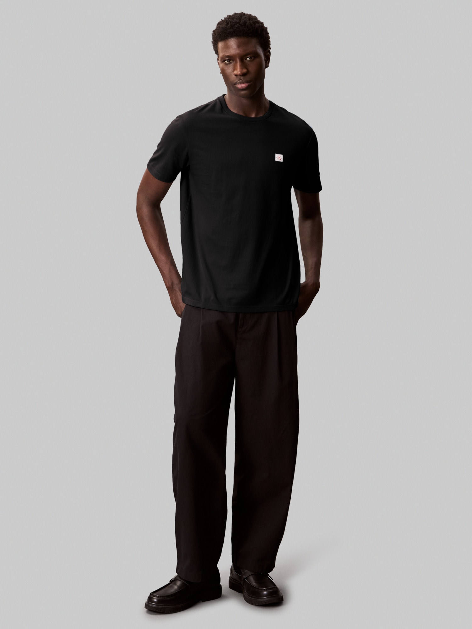 Calvin Klein Jeans T-Shirt »SS BADGE TEE 2 PACK« Packung, 2er-Pack, 2 Stk. Mit Rundhalsausschnitt