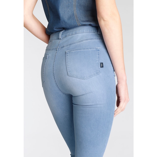 Arizona Skinny-fit-Jeans »Ultra Stretch«, High Waist mit durchgehender  Knopfleiste versandkostenfrei auf