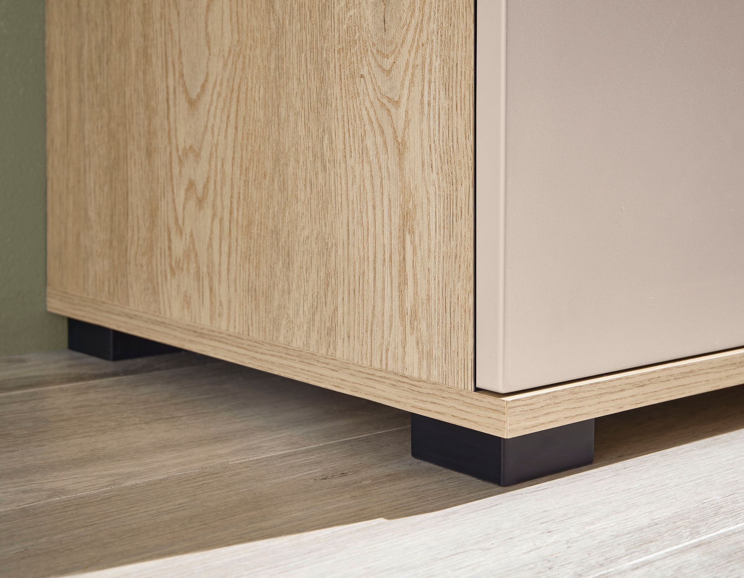 Home affaire Buffet haut »Cantara, moderner Schrank, Vitrine in Eiche Dekor, Weiss oder Kaschmir« poignées noires en barre, espace de rangement suffisant, polyvalent