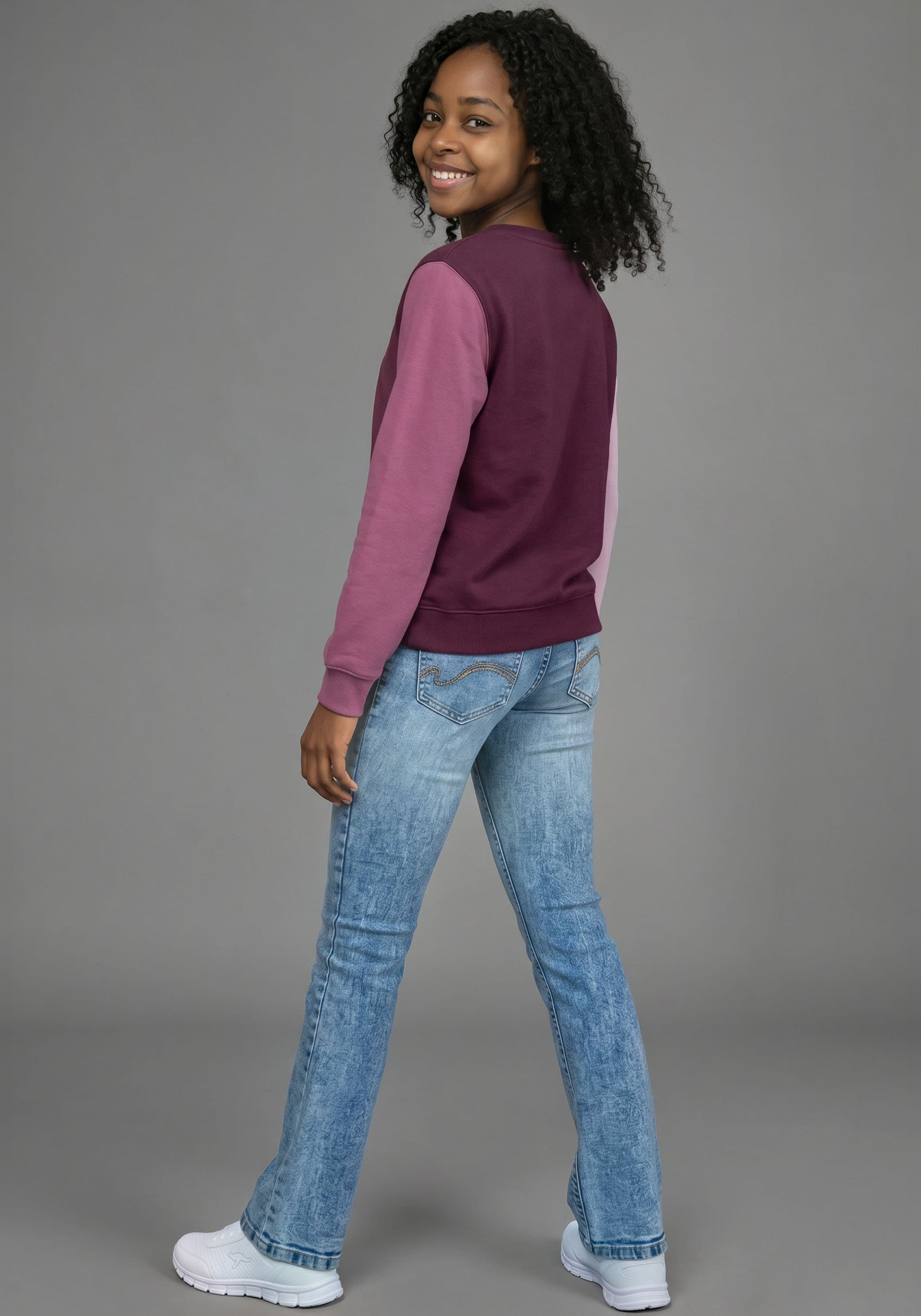 KangaROOS Sweatshirt »Sweatshirt Colorblocking«, mit Rundhalsausschnitt, mit Rippbündchen an Ärmeln
