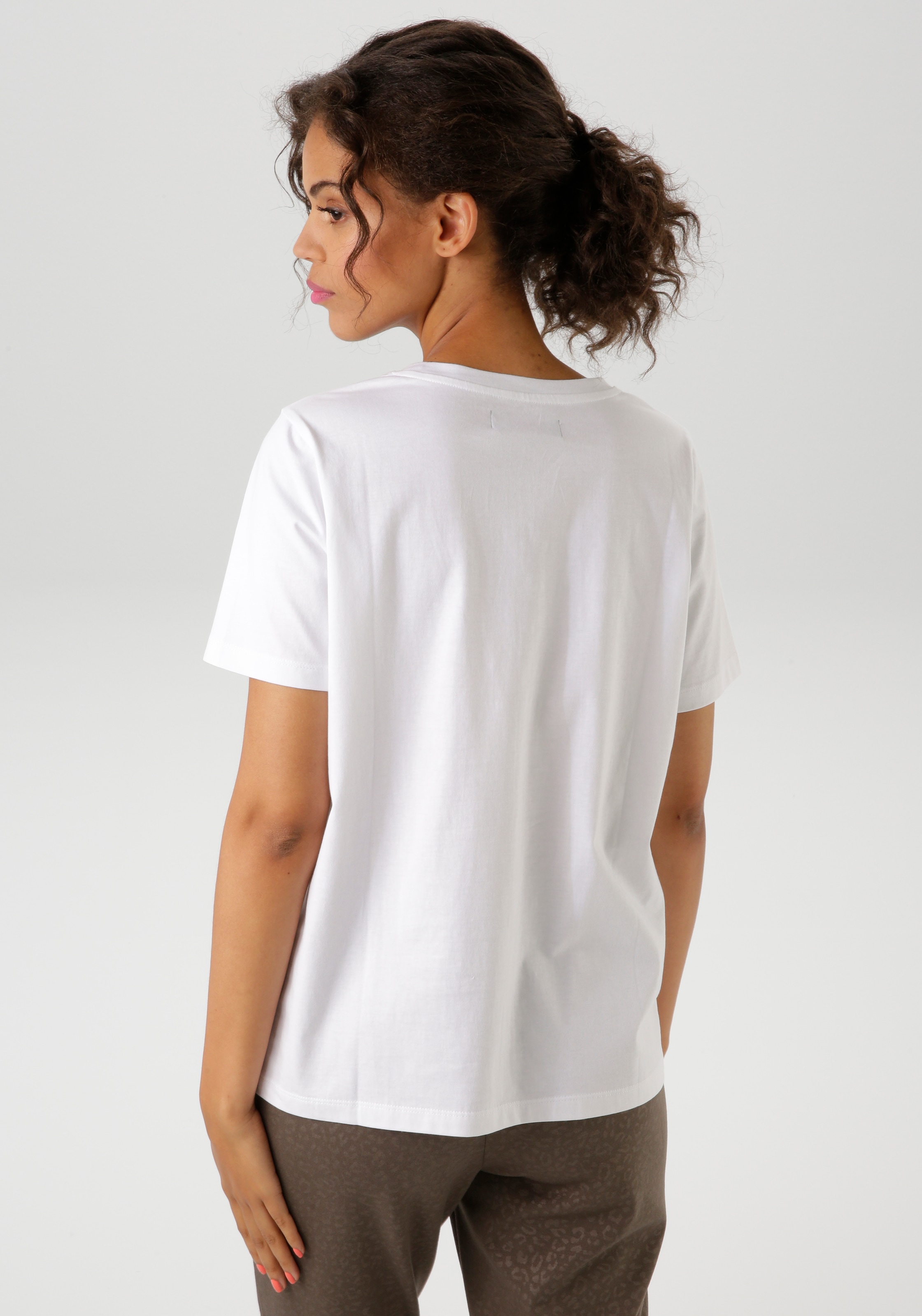 Aniston CASUAL T-Shirt, mit goldfarbenen Glitzerdruck verzierter Frontprint