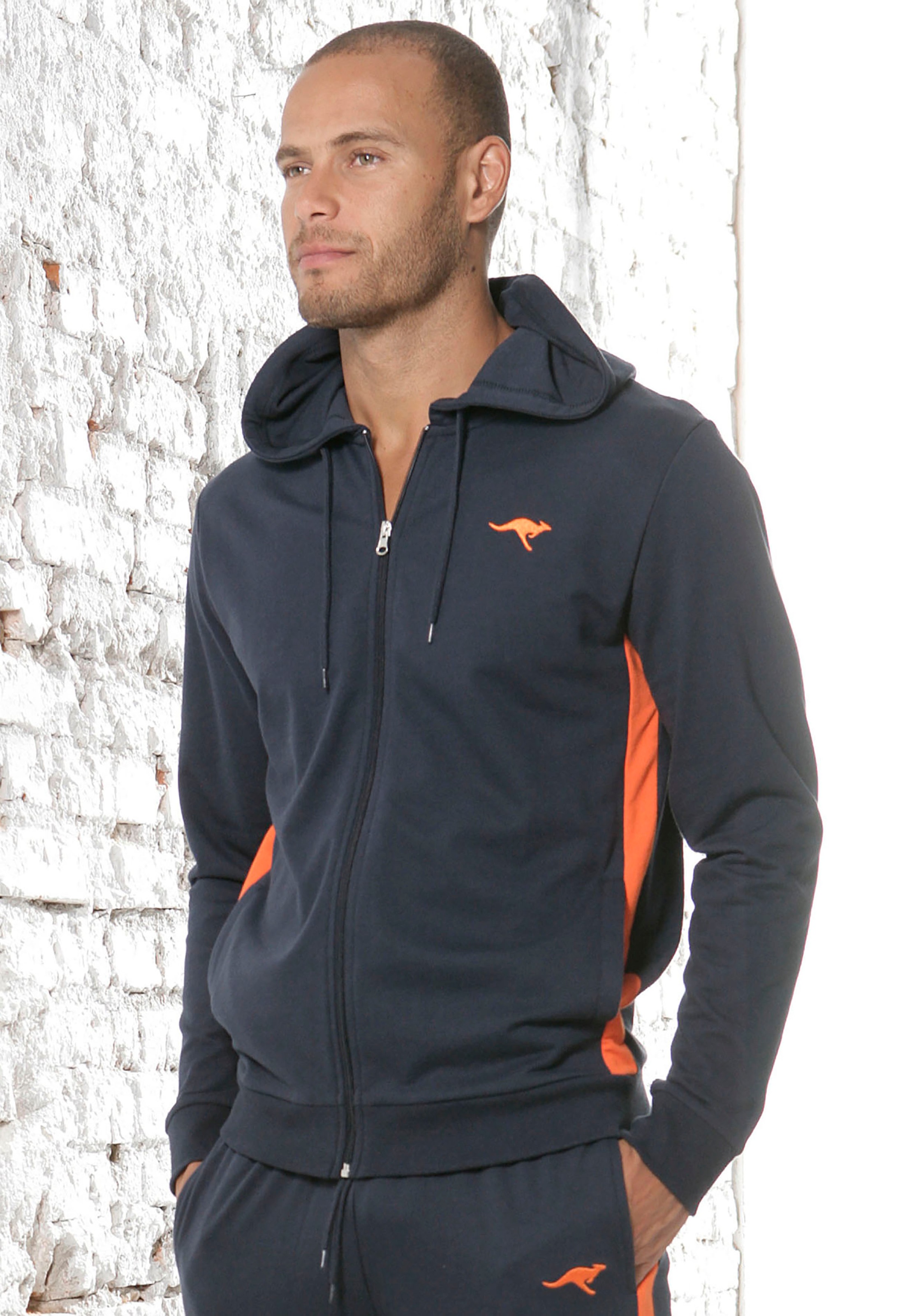 Image of KangaROOS Kapuzensweatjacke, mit Kontrasteinsatz an den Seiten bei Ackermann Versand Schweiz