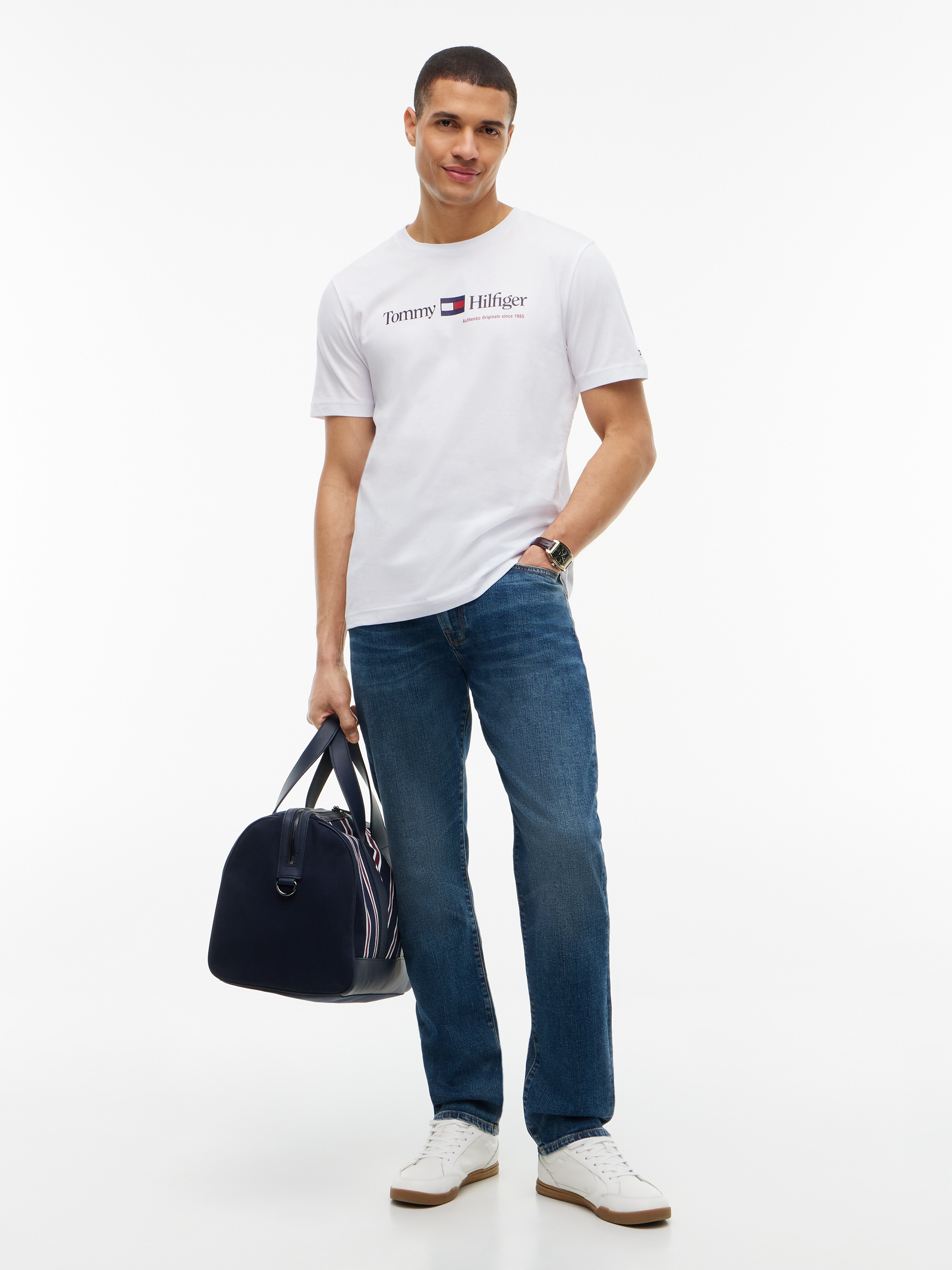 Tommy Hilfiger »BRAND LOVE RWB GRAPHIC« Auffälliger Frontprint mit Tommy Hilfiger Schriftzug, normale Passform