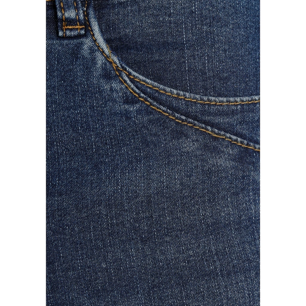 Bruno Banani 5-Pocket-Jeans, mit offenem Saum  NEUE KOLLEKTION