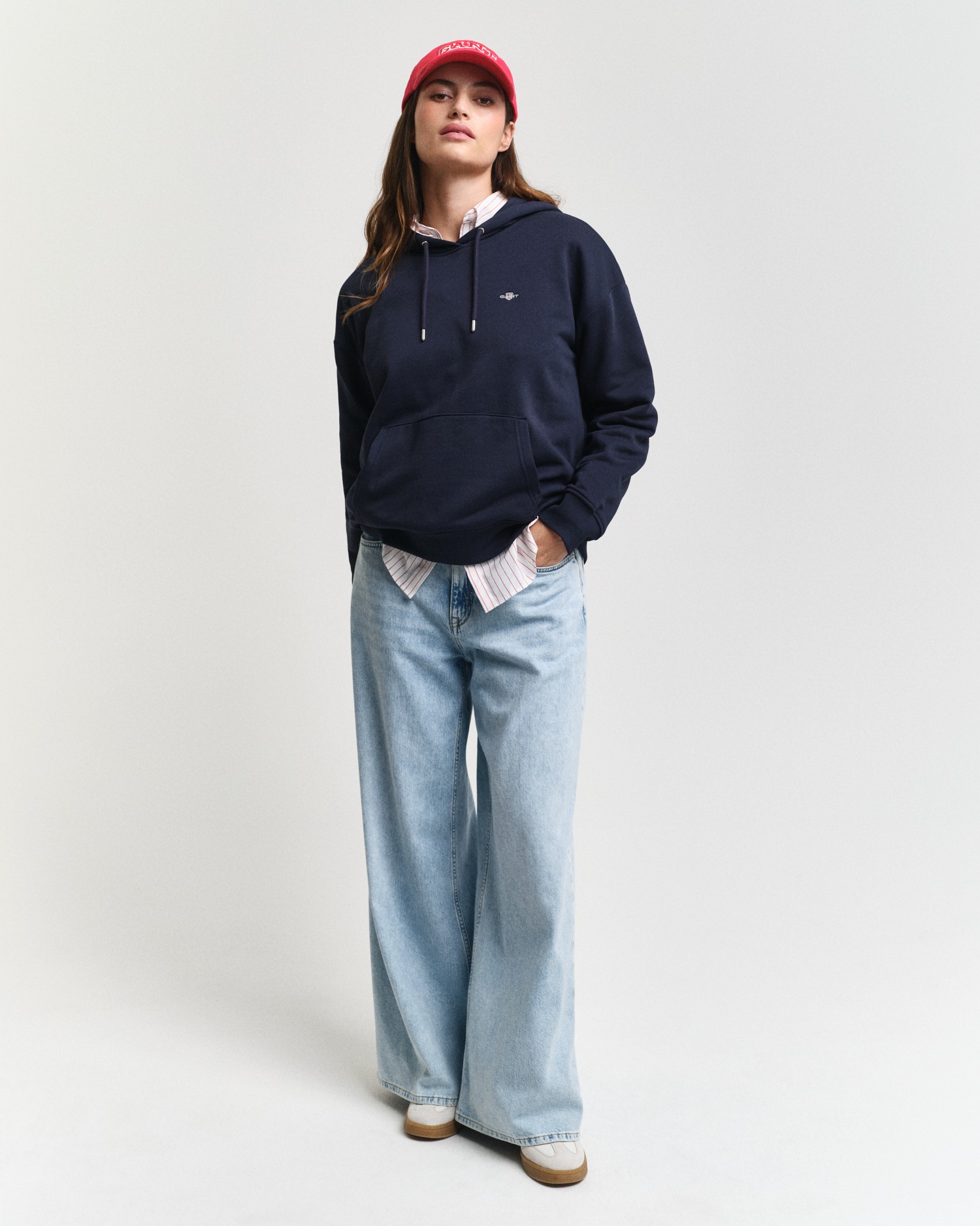 Gant Hoodie »SHIELD HOODIE«, Grafische GANT-Stickerei auf der Brust