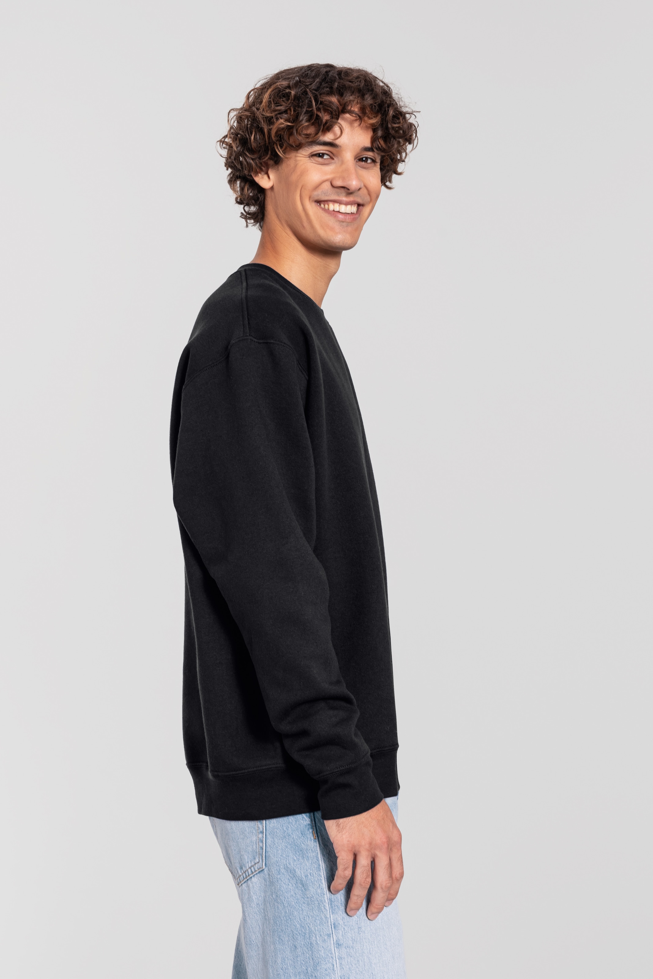 Fruit of the Loom Sweatshirt »Iconic Premium Sweat«, mit angesetzten Bündchen, aus Baumwolle und Polyester
