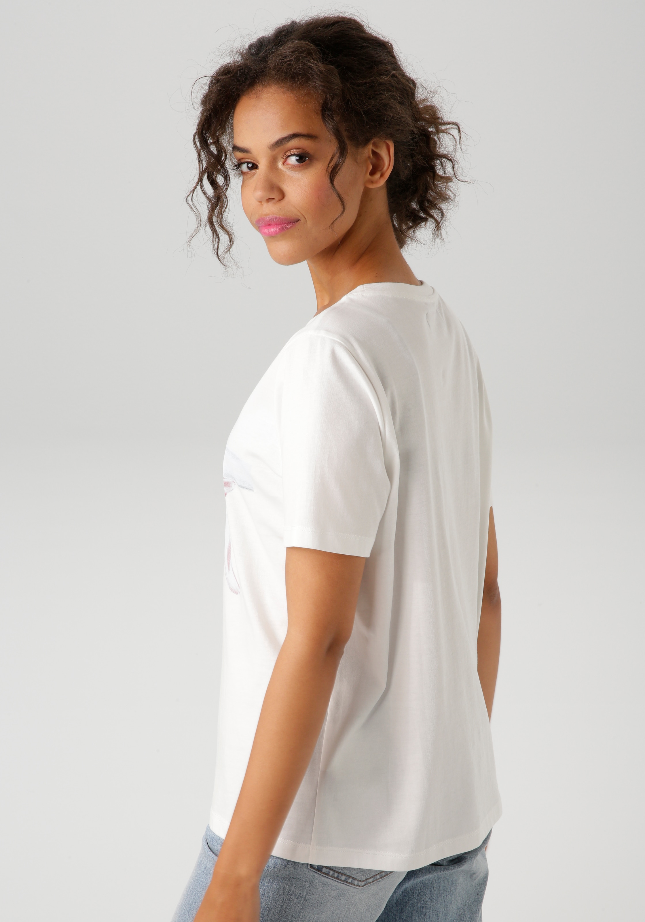 Aniston CASUAL T-Shirt, mit Ballettschuhen verziertem Frontdruck