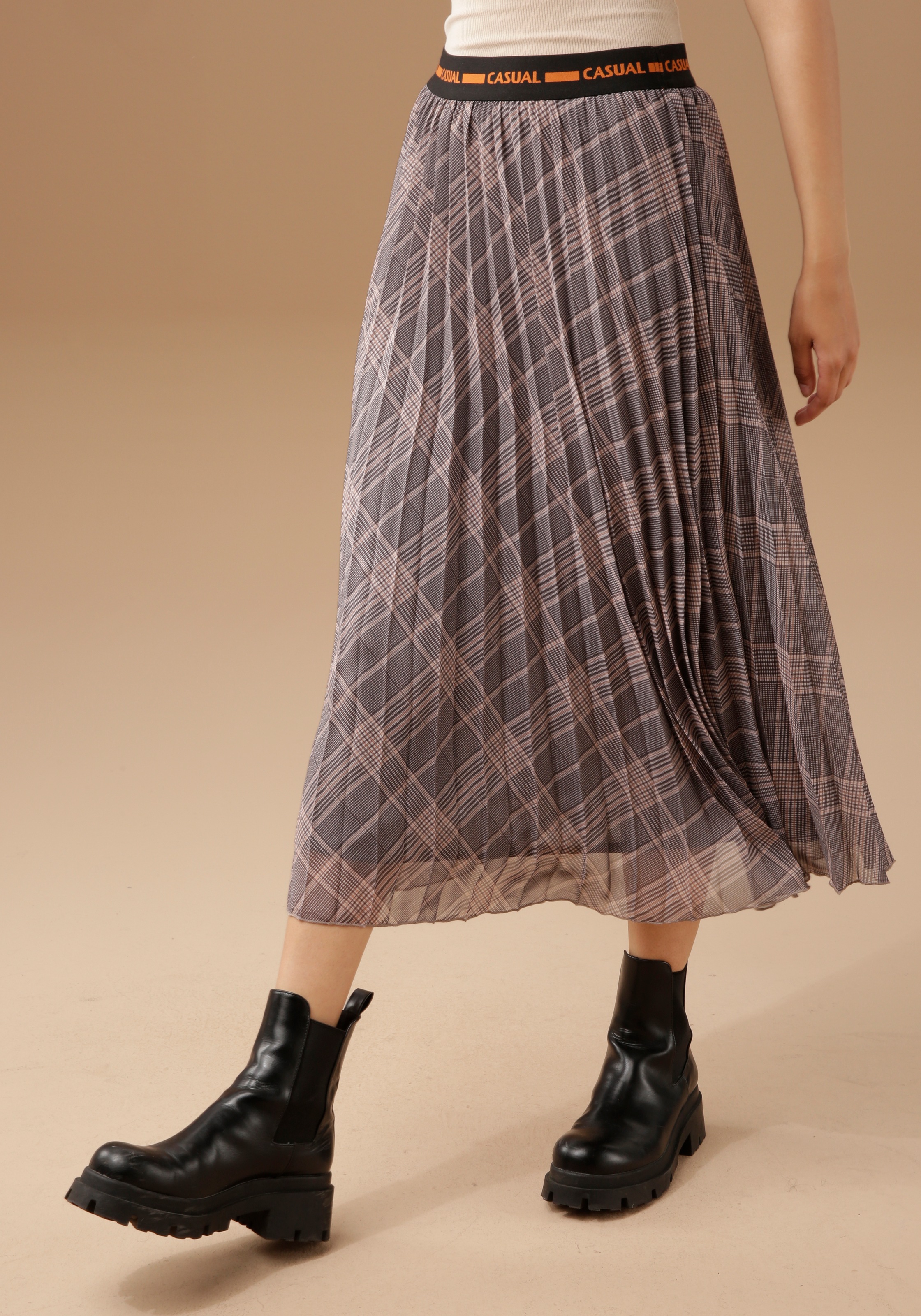 Image of Aniston CASUAL Plisseerock, im extravagantem Karo-Dessin bei Ackermann Versand Schweiz