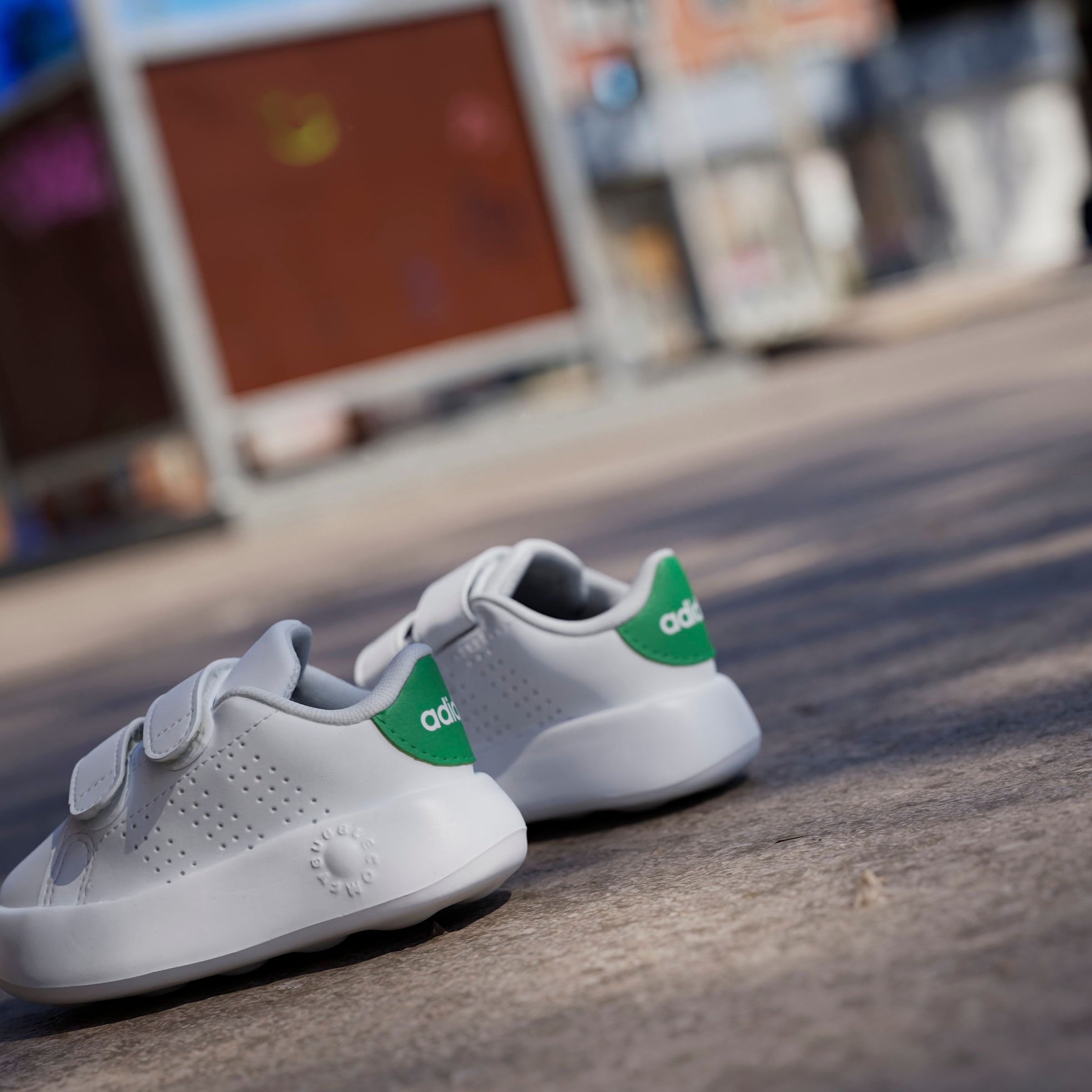 adidas Sportswear Chaussures à scratch »ADVANTAGE KIDS«  Design auf den Spuren des adidas Stan Smith, für Kinder