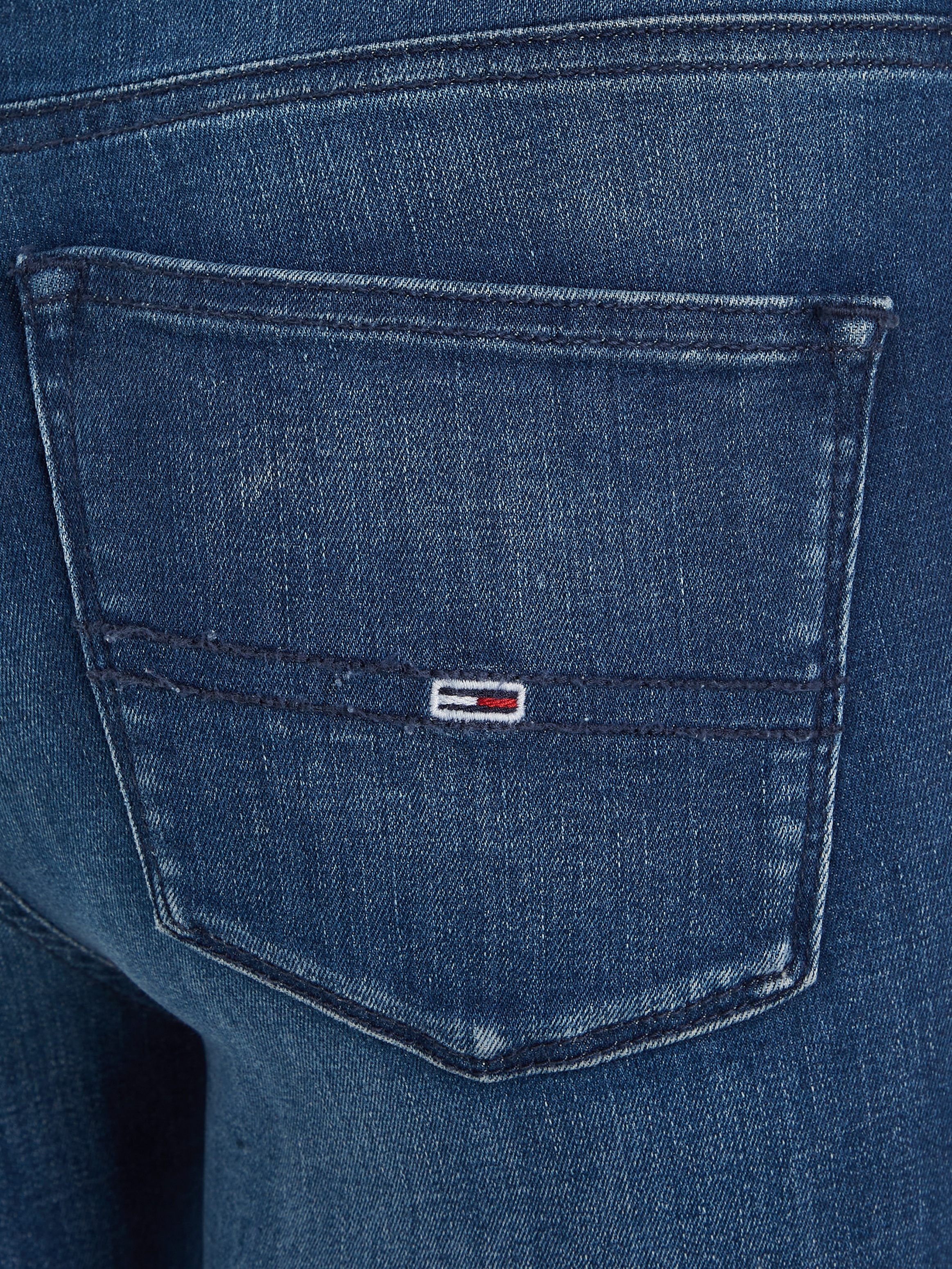 Tommy Jeans Skinny-fit-Jeans »Nora Mid Rise Skinny Fit«, mit Tommy Jeans Logo-Badge & Stickereien