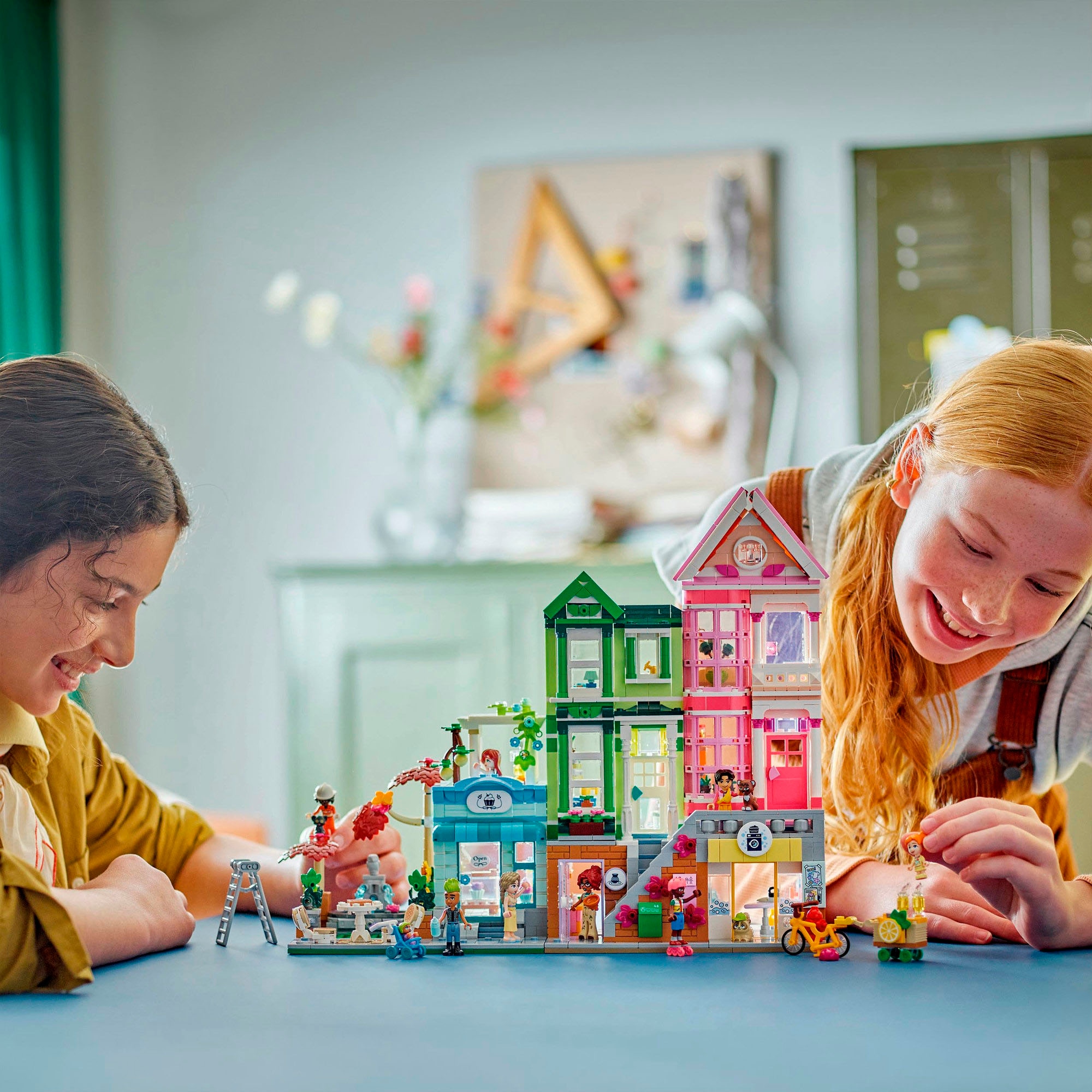 LEGO® Konstruktionsspielsteine »Heartlake City Wohn- und Einkaufsstrasse (42670), LEGO Friends« Made in Europe