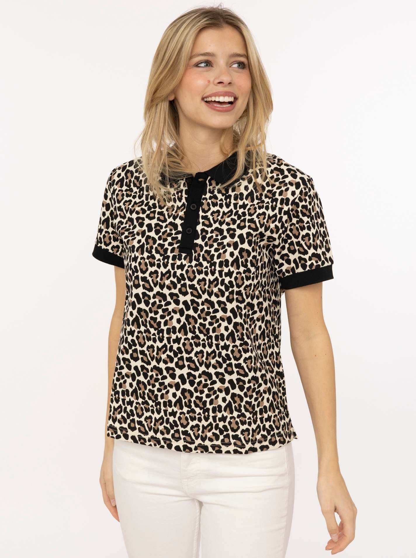 Image of Zwillingsherz Poloshirt "Leo" mit Leomuster, kontrastierender Knopfleiste, kurzarm