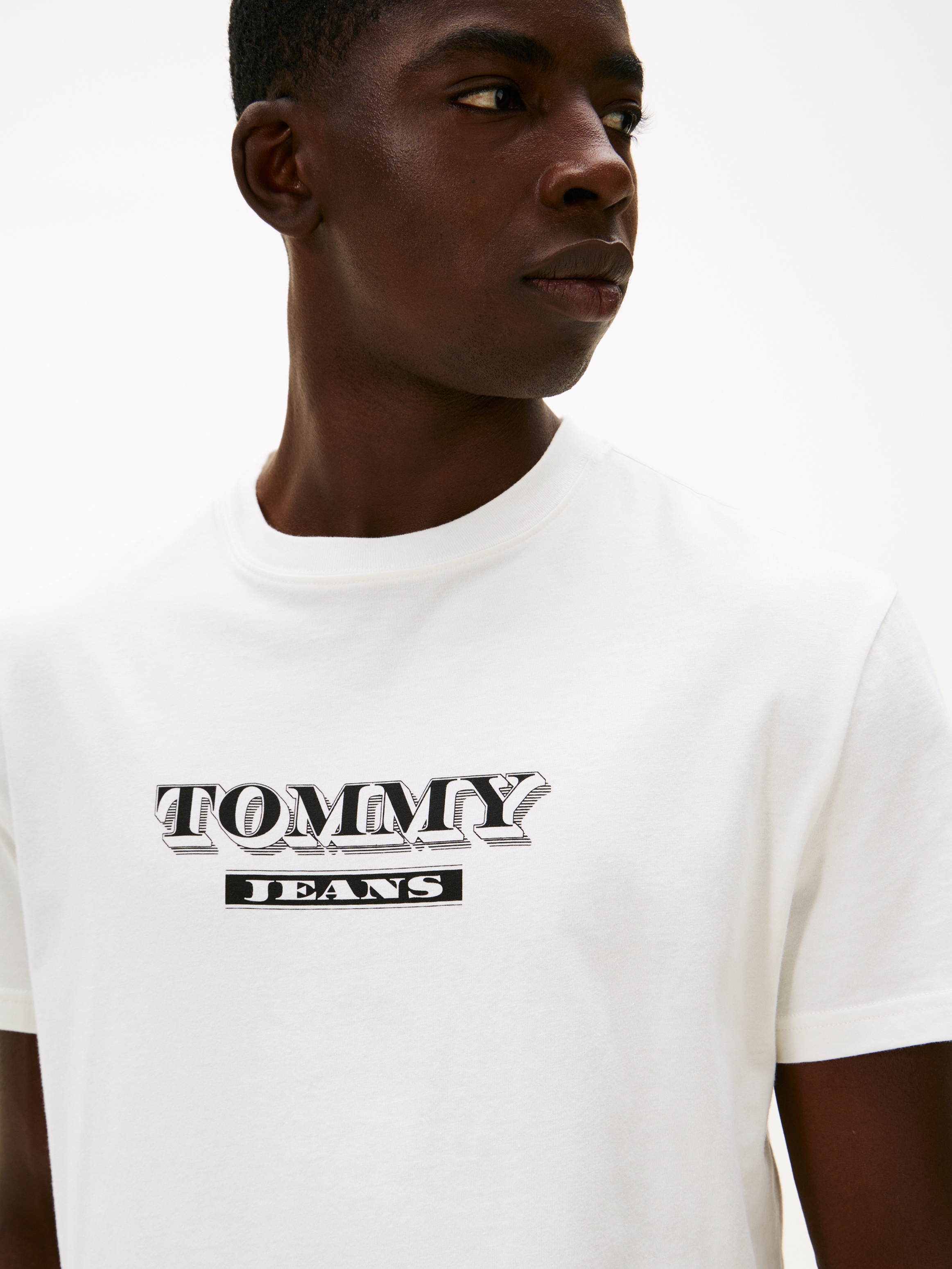 Tommy Jeans Shirt à col rond »TJM BILLS FONT« regular fit, Rundhals, bedruckt