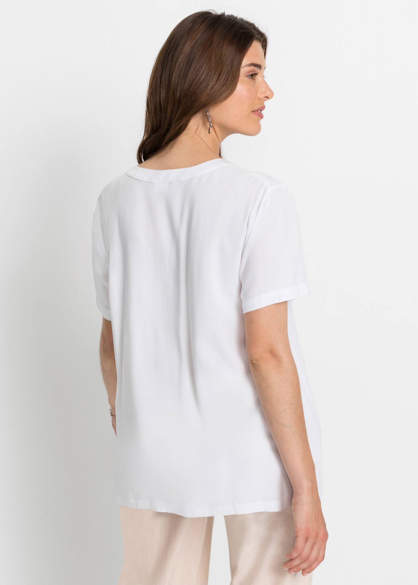 bonprix Tunique longue gerader Schnitt, mit kurzem Arm, mit Henleykragen, aus Viskose