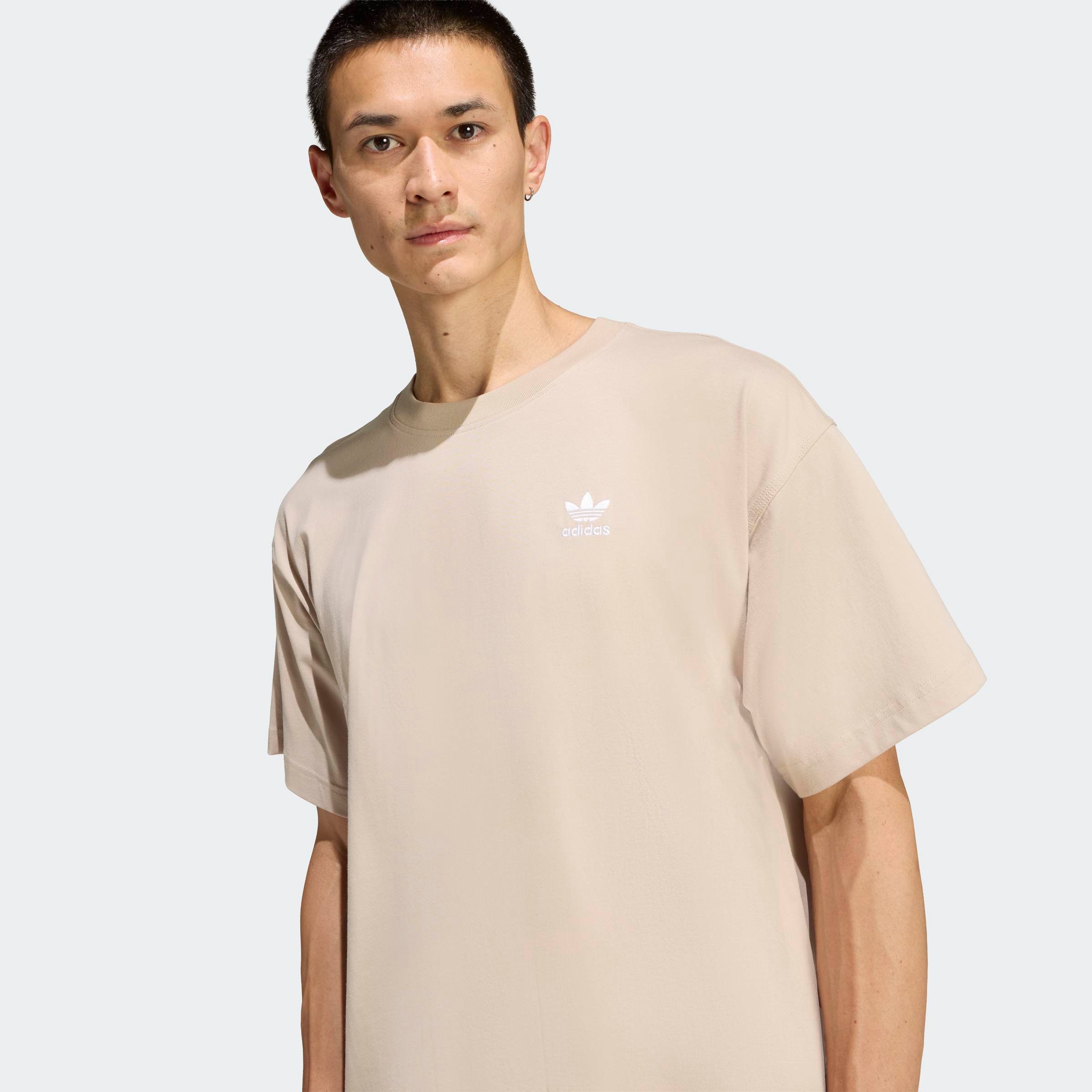adidas Originals T-shirt »ESS OS TEE« avec encolure ronde côtelée, manches courtes, sans fermeture