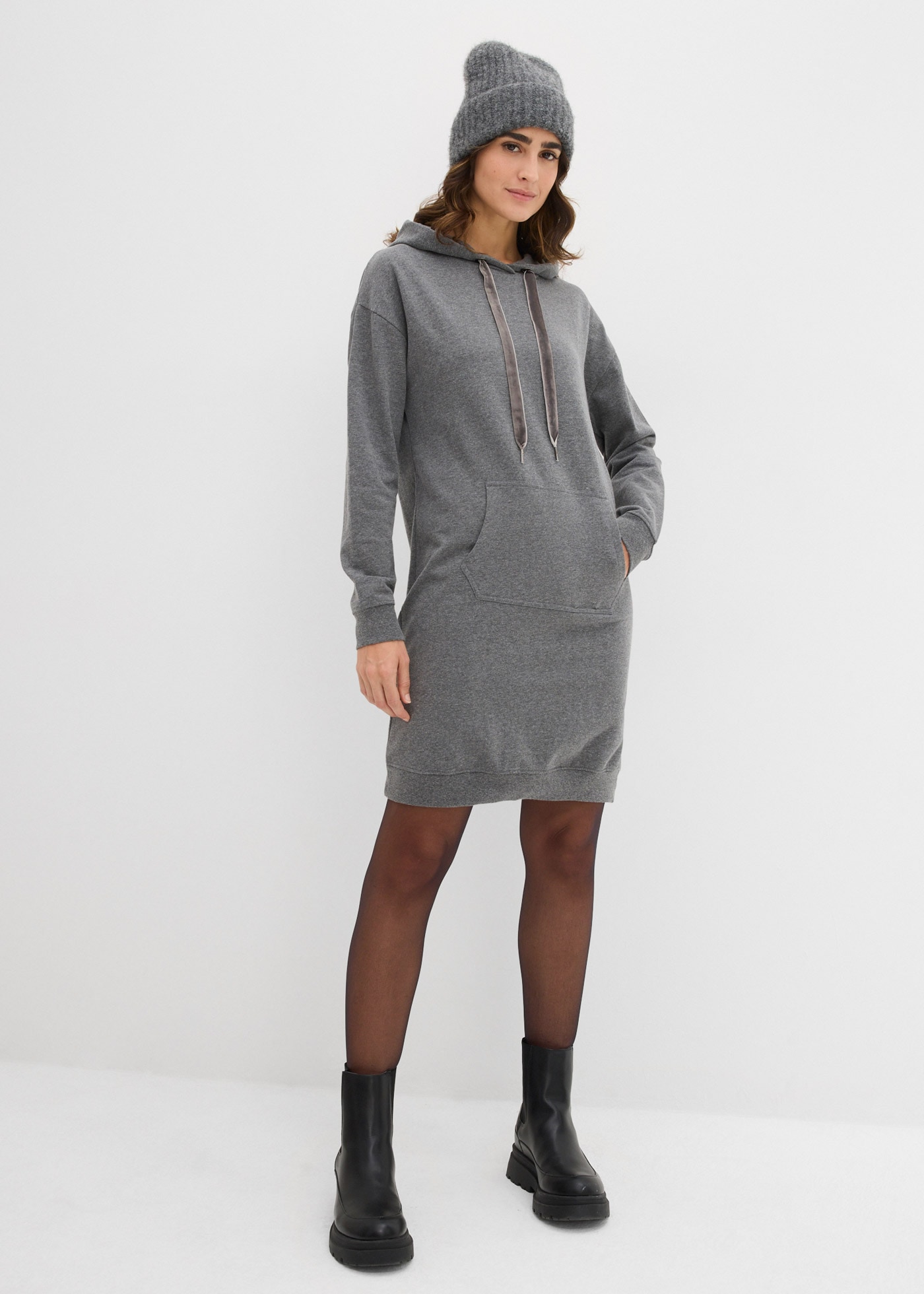 bonprix Robe en sweat »Sweatkleid mit Baumwolle« Poche kangourou mit Kapuze, aus Baumwolle und Viskose, lockere Passform