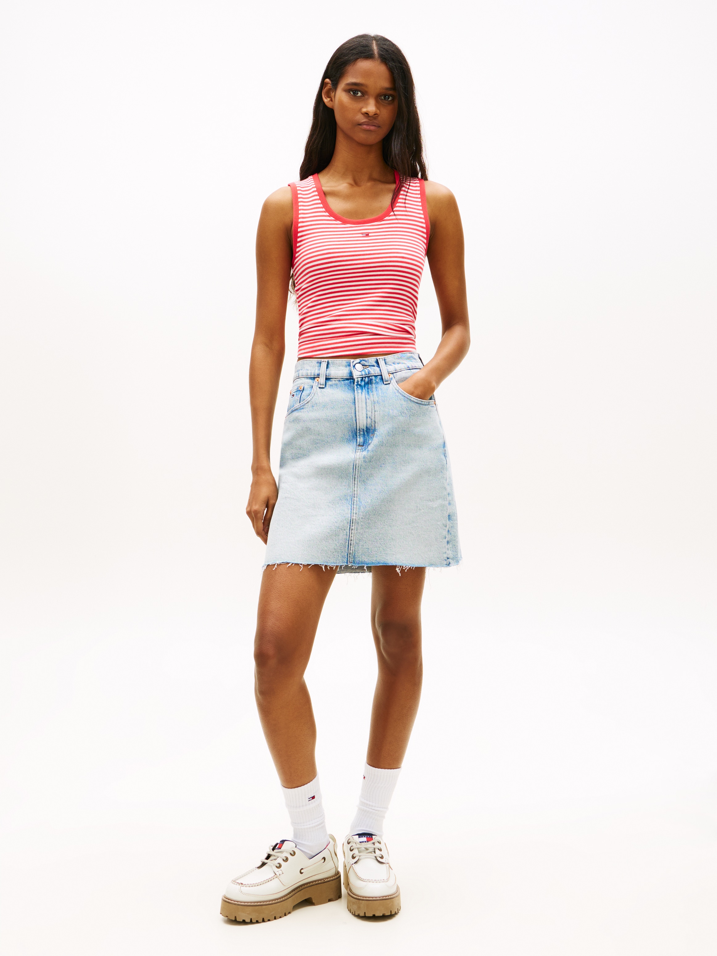 Tommy Jeans Jeansrock »MOM UH SKIRT BJ8115« Straight Fit in Mini-Länge