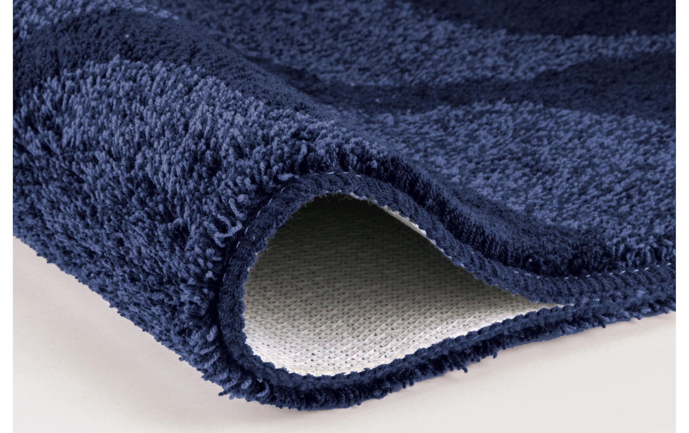 Kleine Wolke Badematte »»Onda«, Badvorleger, Badezimmer Teppich« Höhe 15 mm rutschhemmend beschichtet fussbodenheizungsgeeignet Badteppich, modernes Ton in Ton Wellendesign, flauschig