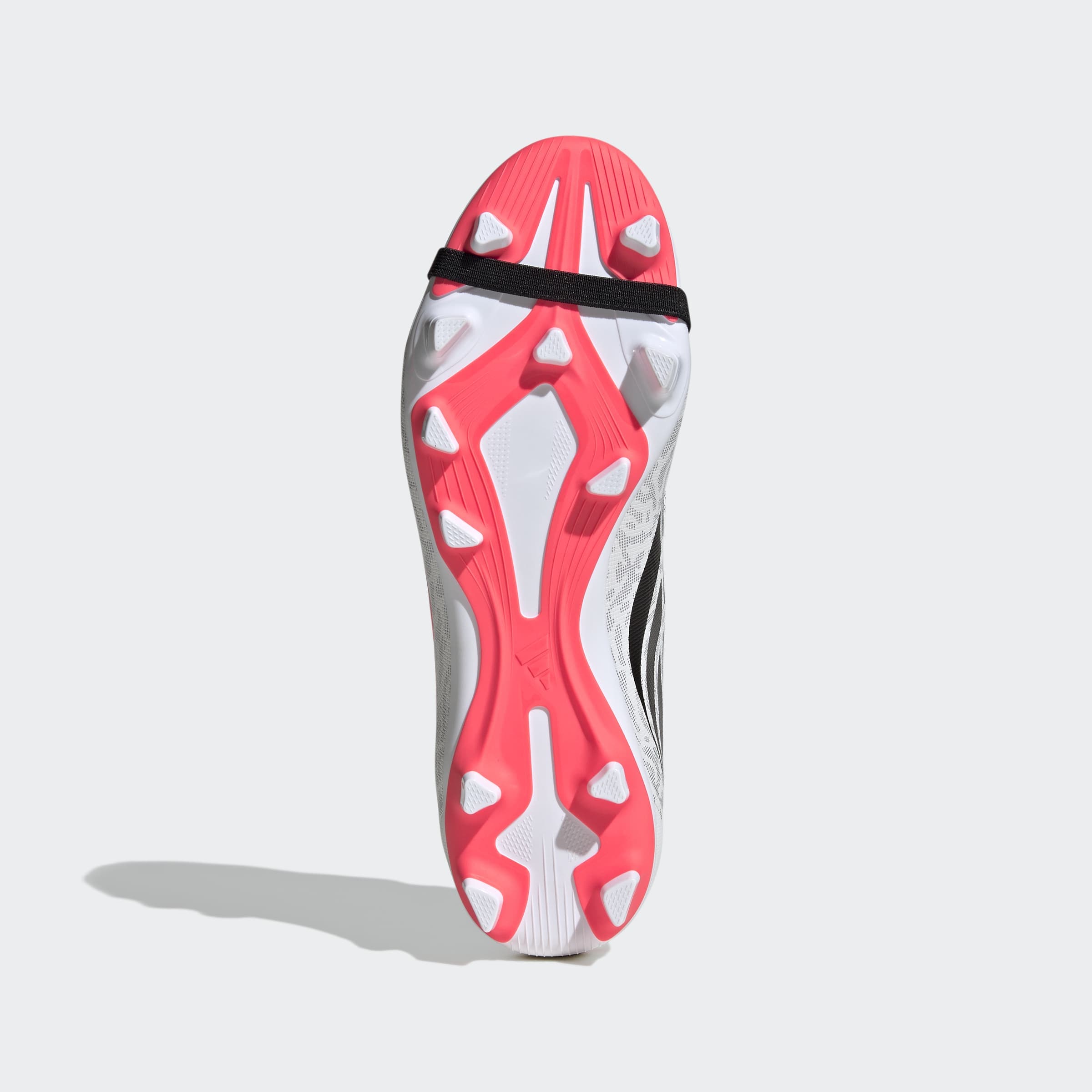 adidas Performance Chaussure de football »PREDATOR CLUB , UMSCHLAGBARE ZUNGE, FESTE / GEMISCHTE BÖDEN«  adapté à de nombreux types de sols