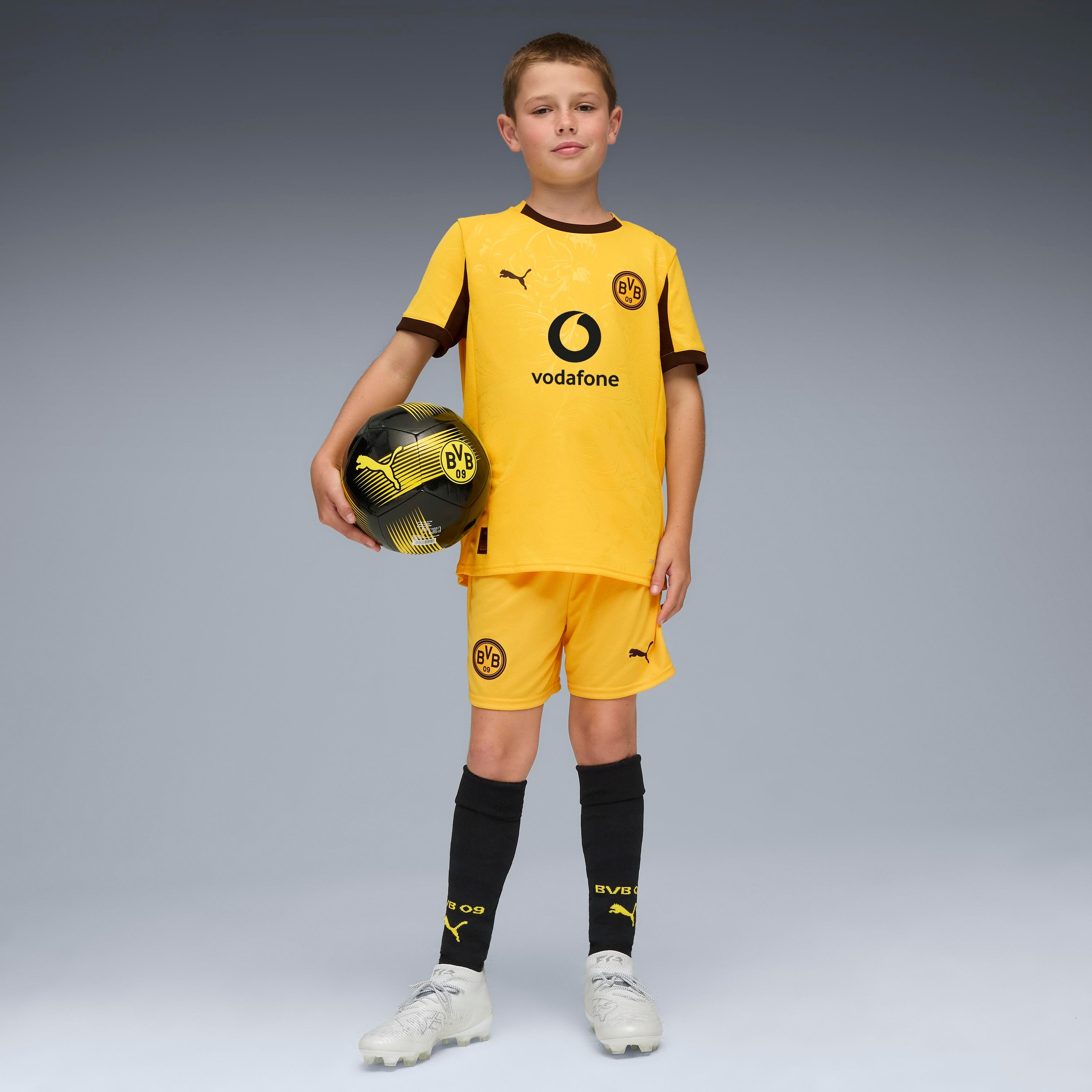 PUMA Trainingsshorts »BVB SHORTS REPLICA JR«  sportlicher Stil, für Fussball und Training, mit DryCELL-Technologie