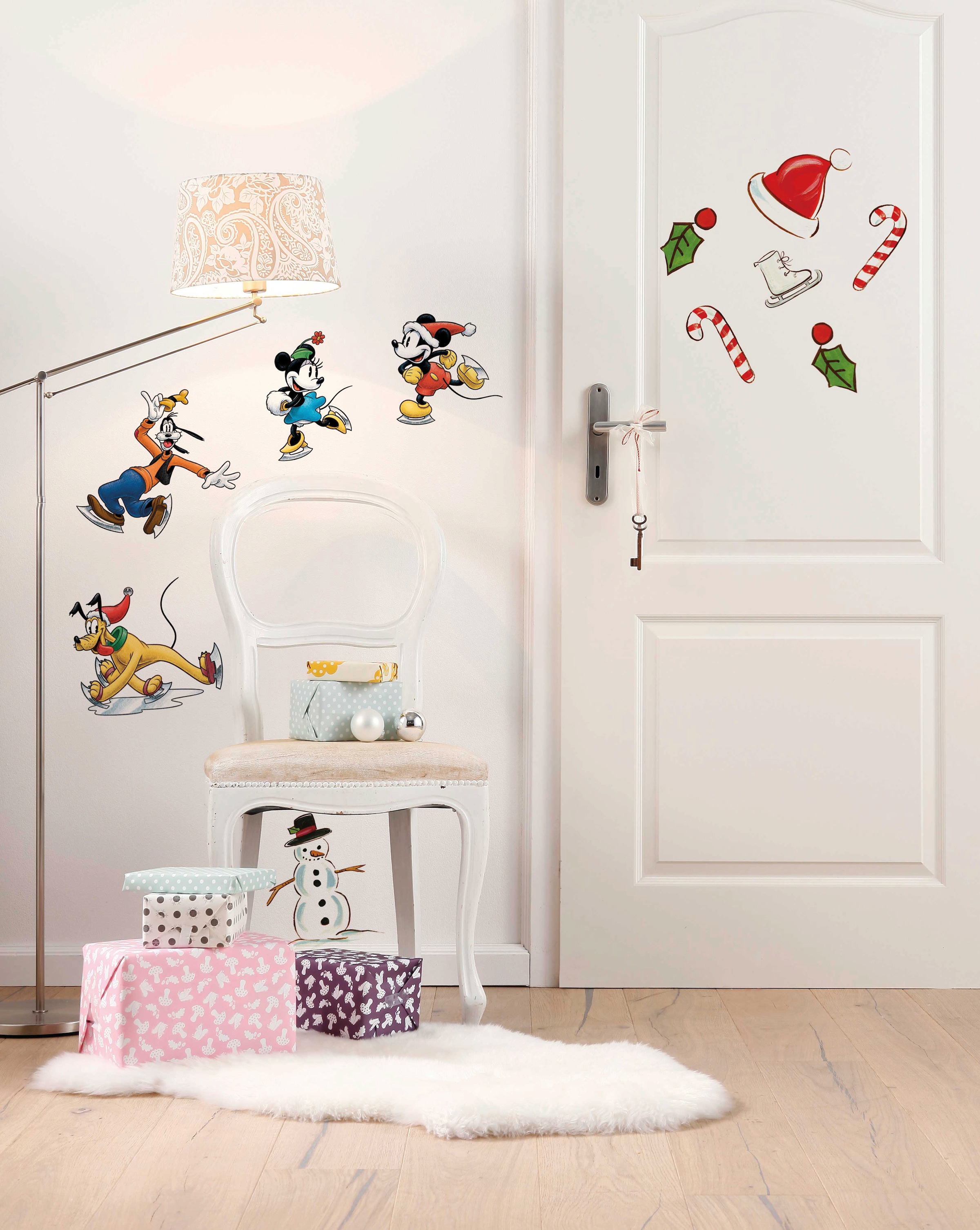 Komar Wandtattoo »Mickey Ice Slide - Grösse 50 x 70 cm«, selbstklebend, Wandsticker, Kinderzimmer