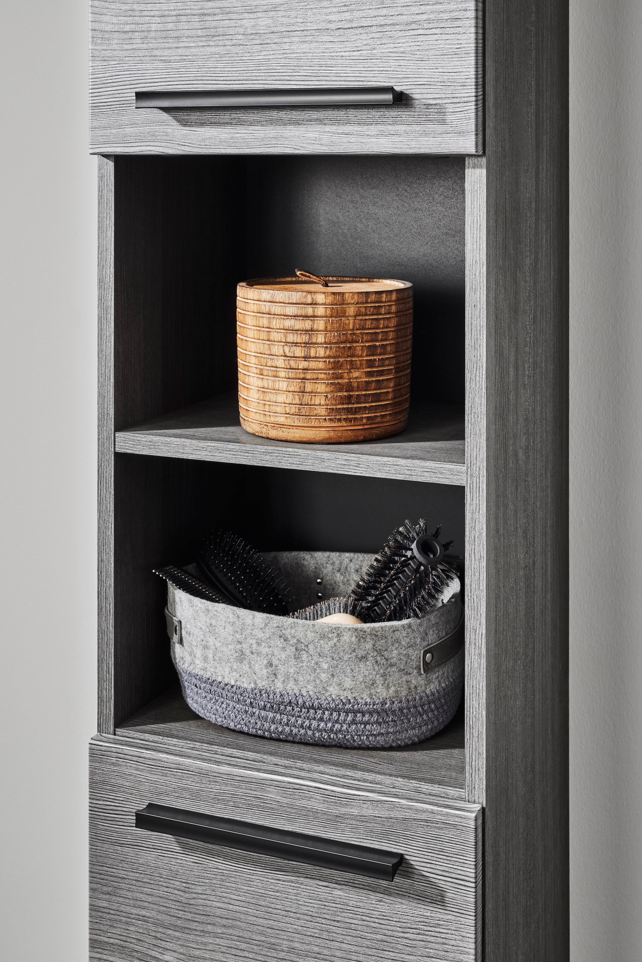 BASIC by Balculina Armoire haute »Silver,Badezimmerschrank BxHxT 34x190x30« 1 cuis tlg. largeur 34 cm, porte montable à gauche/droite, FSC-Mix 70%