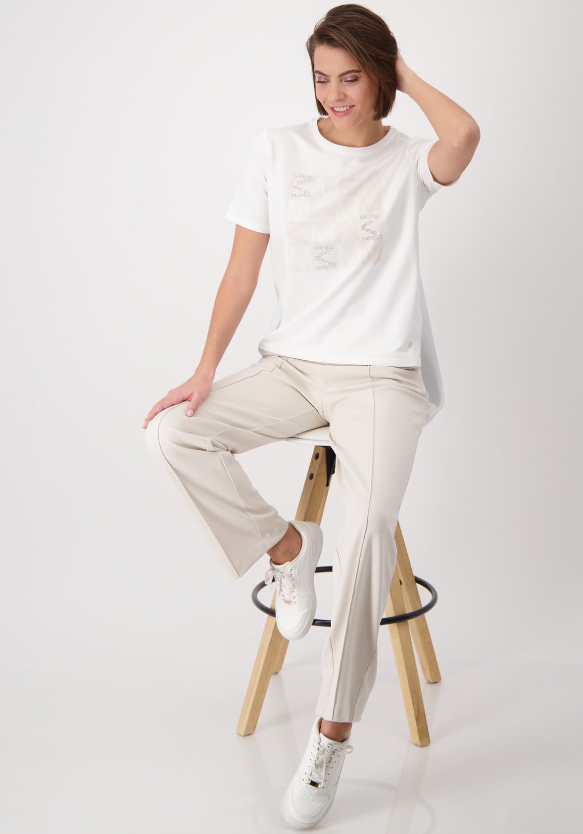 Monari Rundhalsshirt, mit Frontprint und Glitzernieten