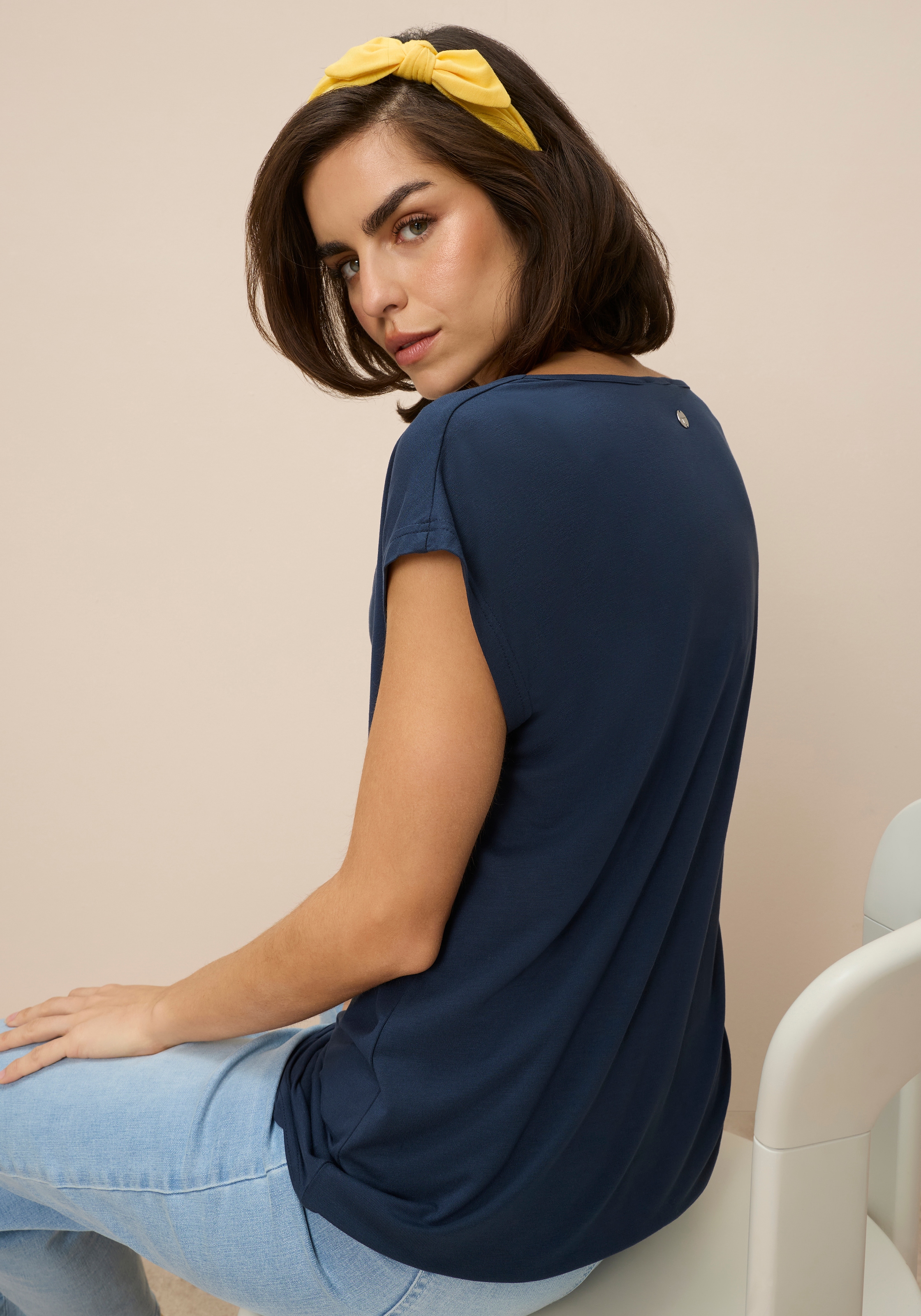 Tamaris Kurzarmshirt mit fliessendem Wasserfallausschnitt, lässig geschnitten