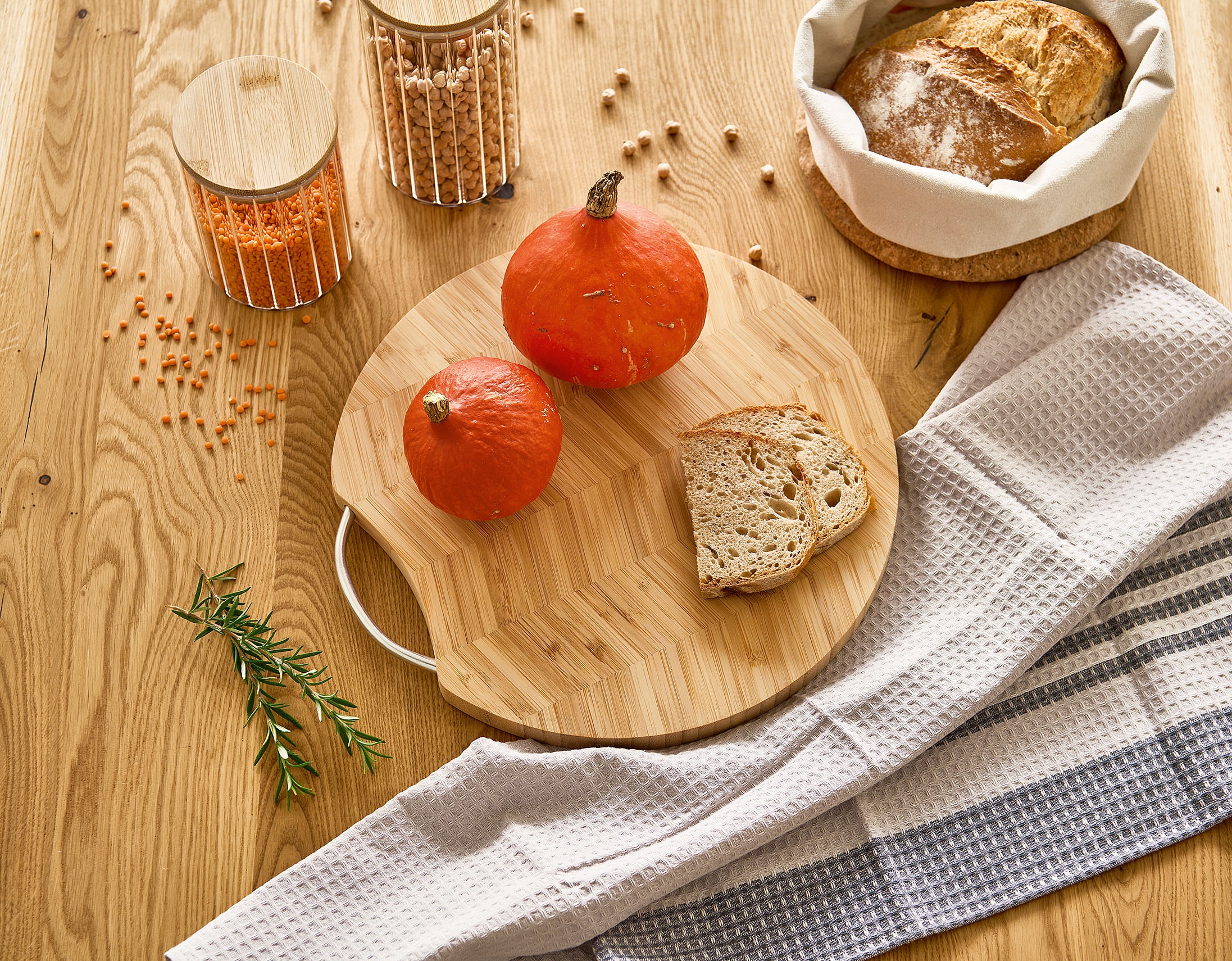 Zeller Present Schneidebrett »Schneidebrett mit Metallgriff "Fischgrät", Bambus« modernes Muster, Metallgriff