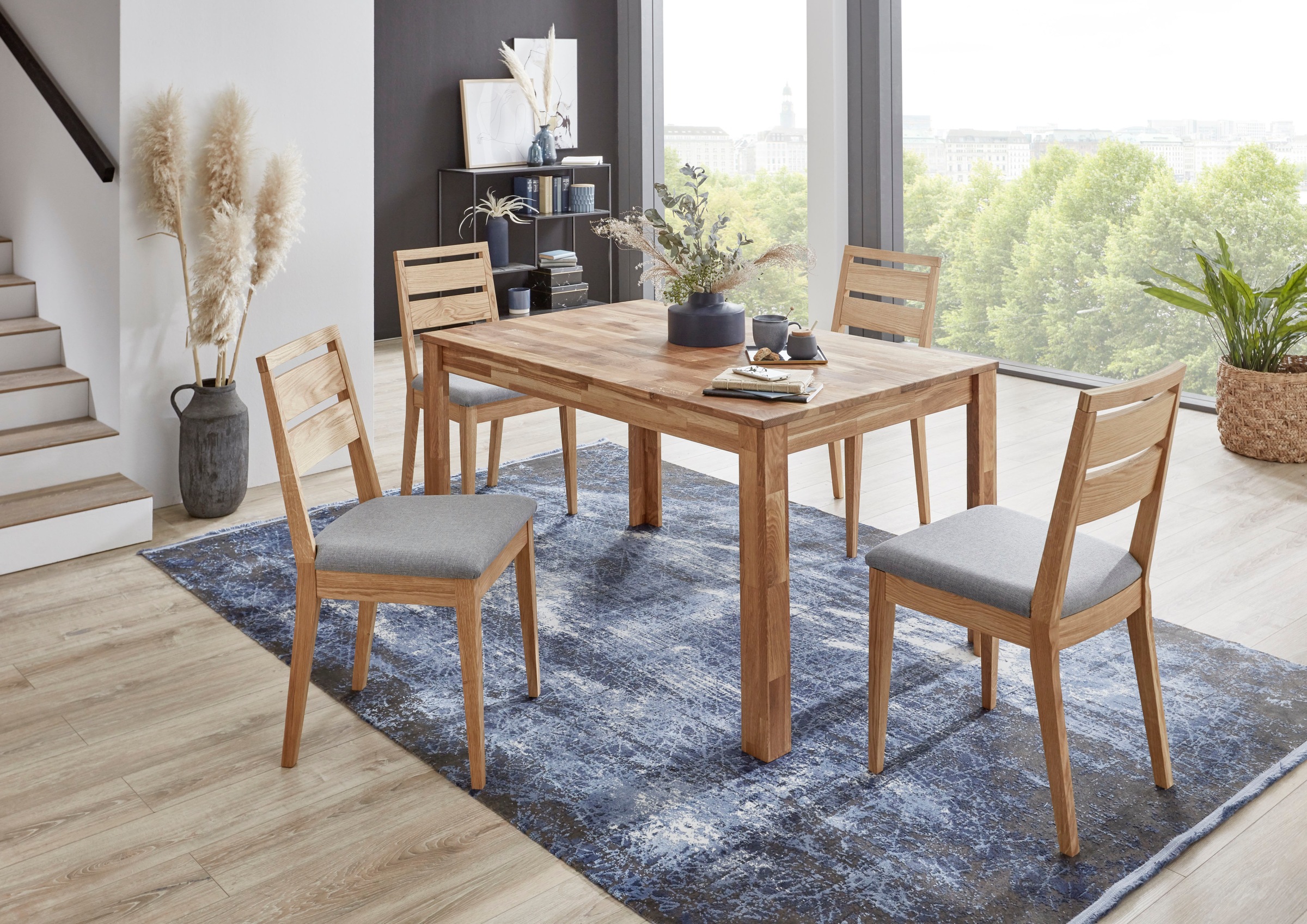 Image of Holzzone Essgruppe »Mary«, (Set, 5 tlg.), Essgruppe, Wildeiche massiv, bestehend aus 4 modern gepolsterten Stühlen und einem 140 cm breiten Auszieh-Tisch bei Ackermann Versand Schweiz