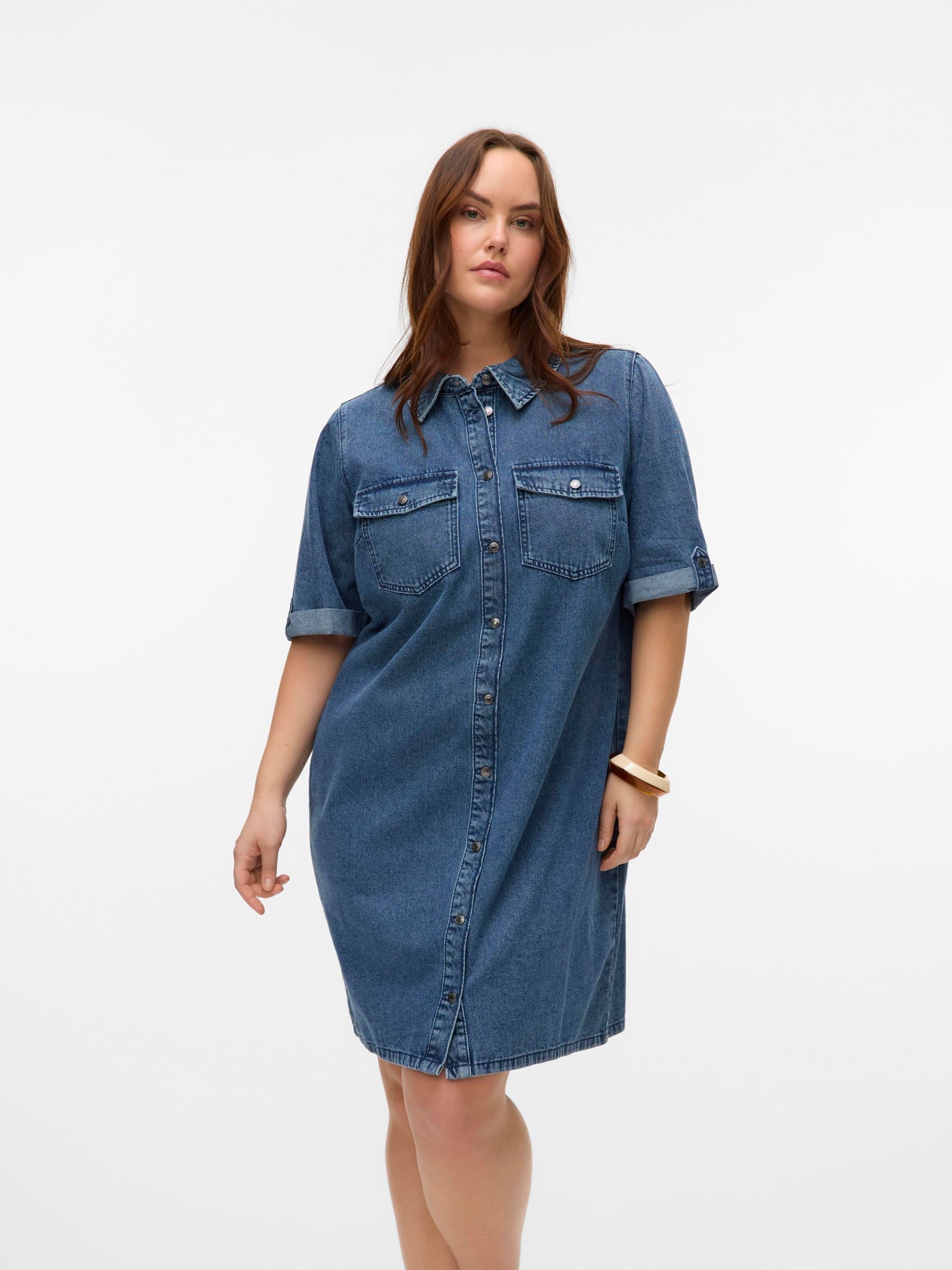 Image of Vero Moda Curve Jeanskleid "VMCJENNIE SS SHORT DENIM DRESS GA CUR" Brusttaschen
