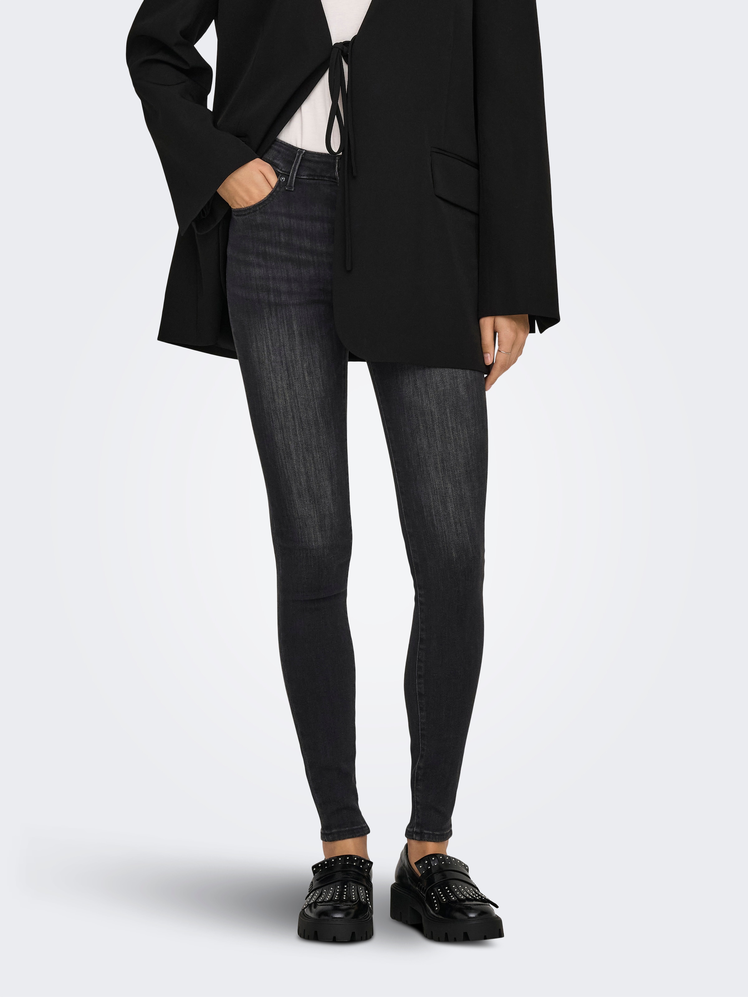 Image of ONLY Skinny-fit-Jeans "ONLPOWER MID WAIST PUSH UP SK DNM BOX"