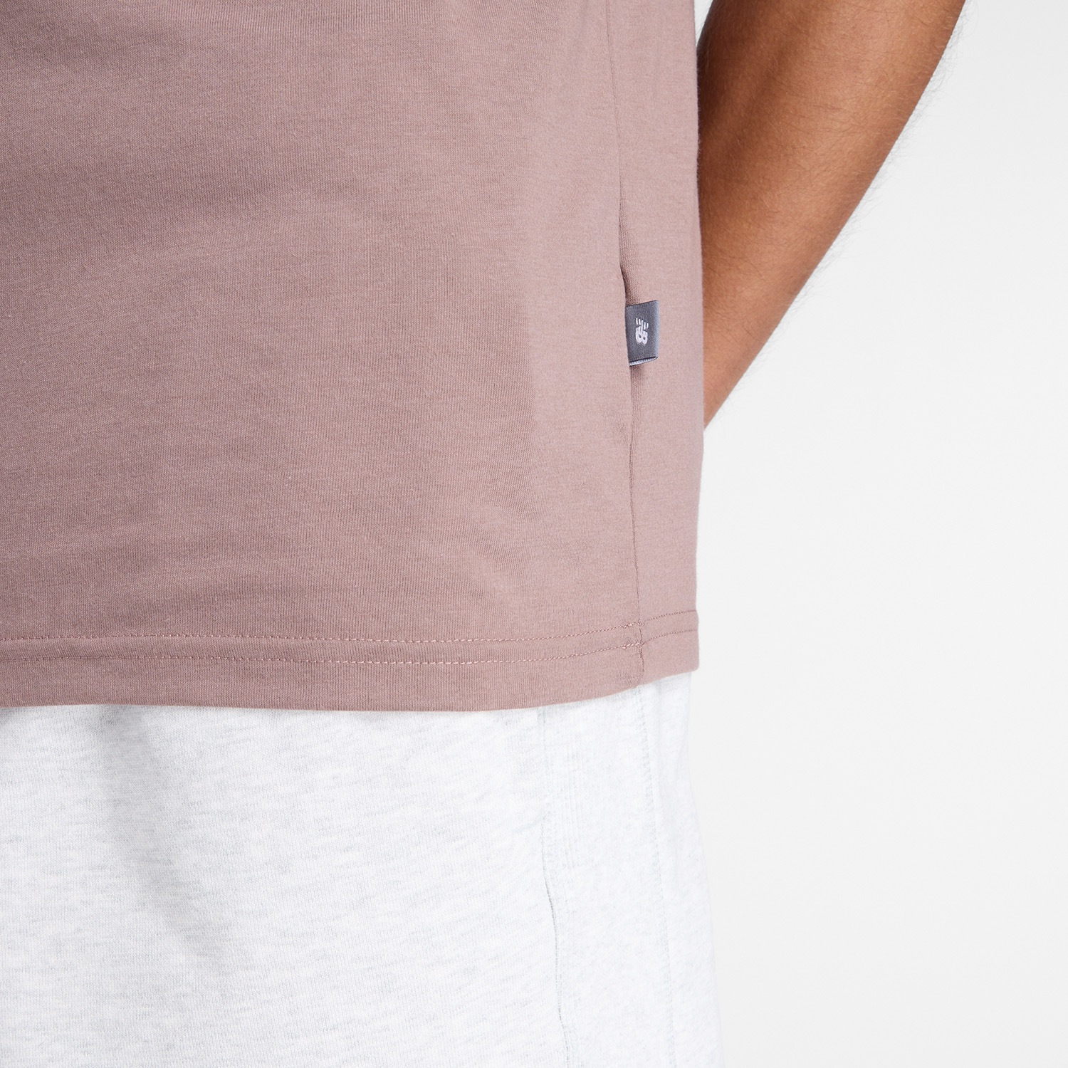 New Balance Trainingsshirt »Heathertech Graphic T-Shirt 1 EARTHHADOW«