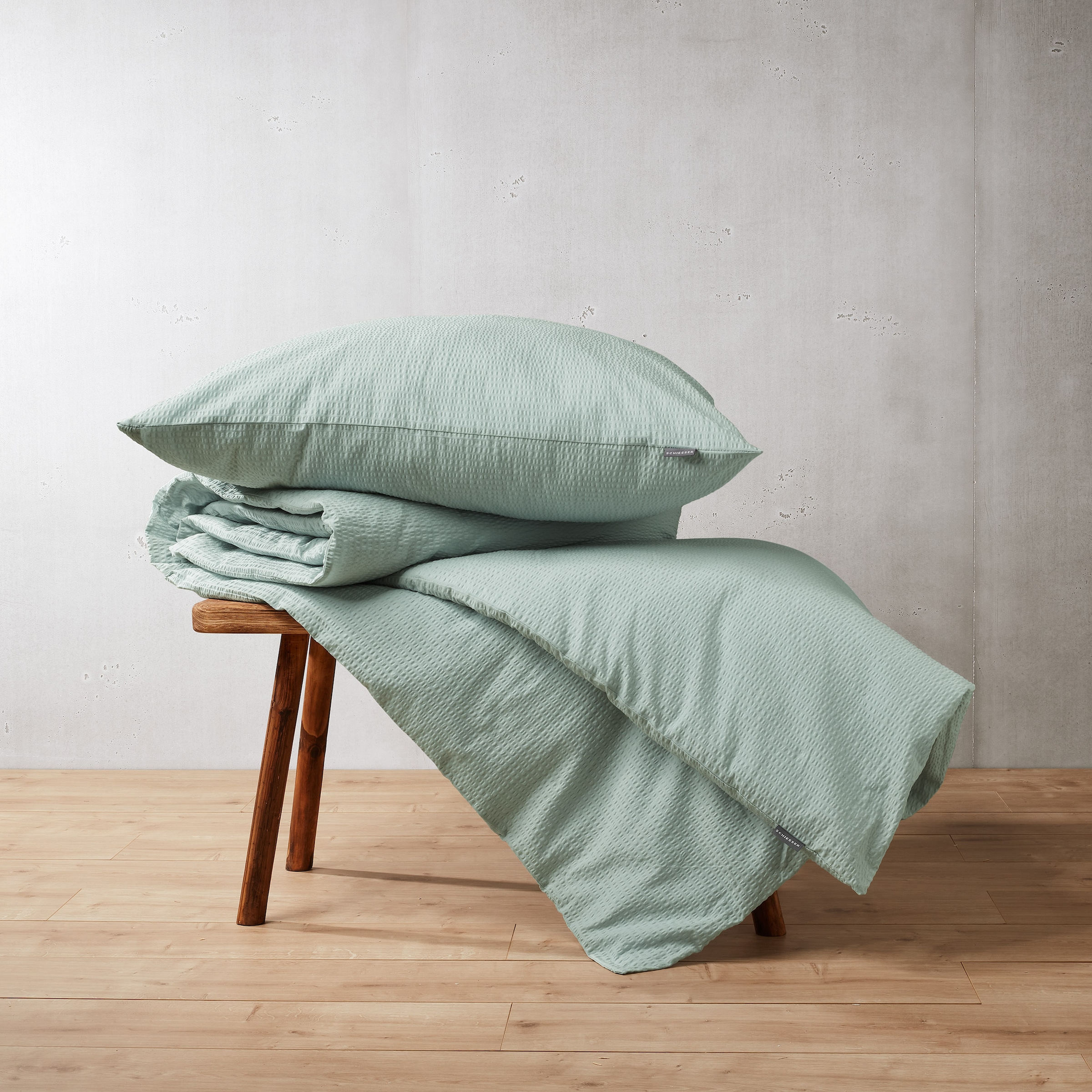 Schiesser Bettwäsche »Laura aus Baumwoll-Seersucker in zarten Farbtönen« 2 Stk. Made in Green