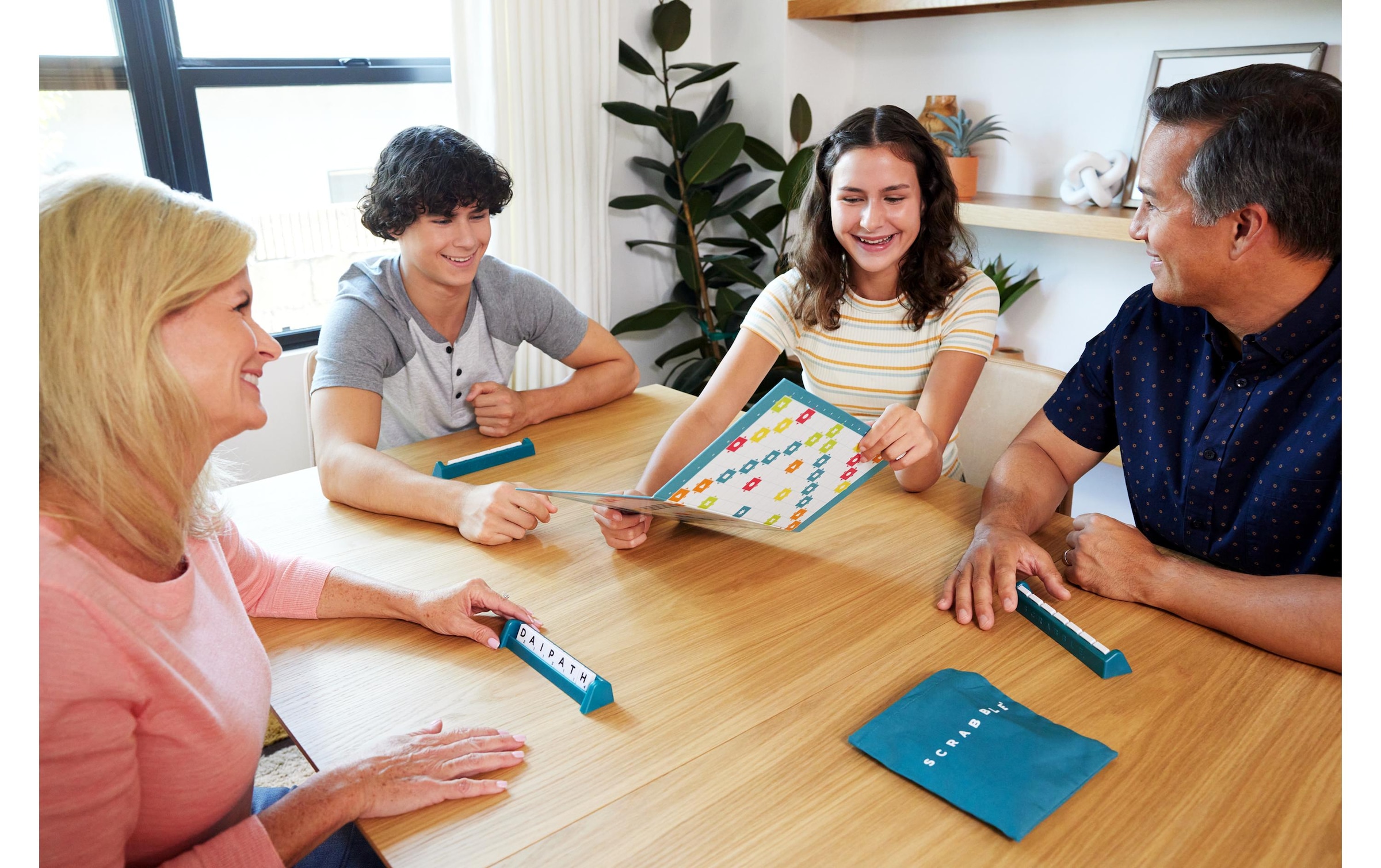 Mattel games Spiel »Familienspiel Scrabble Classic 2 in 1 -DE-«