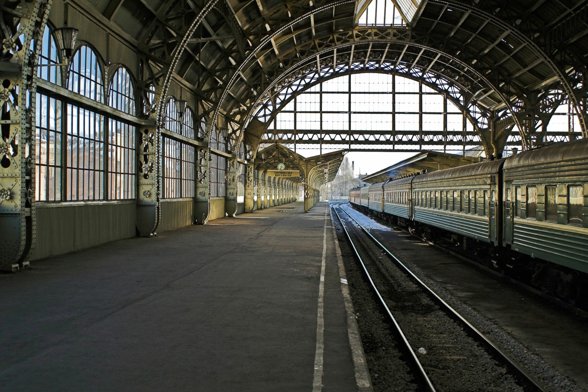Image of Papermoon Fototapete »Verlassener Bahnhof«, Vliestapete, hochwertiger Digitaldruck, inklusive Kleister bei Ackermann Versand Schweiz