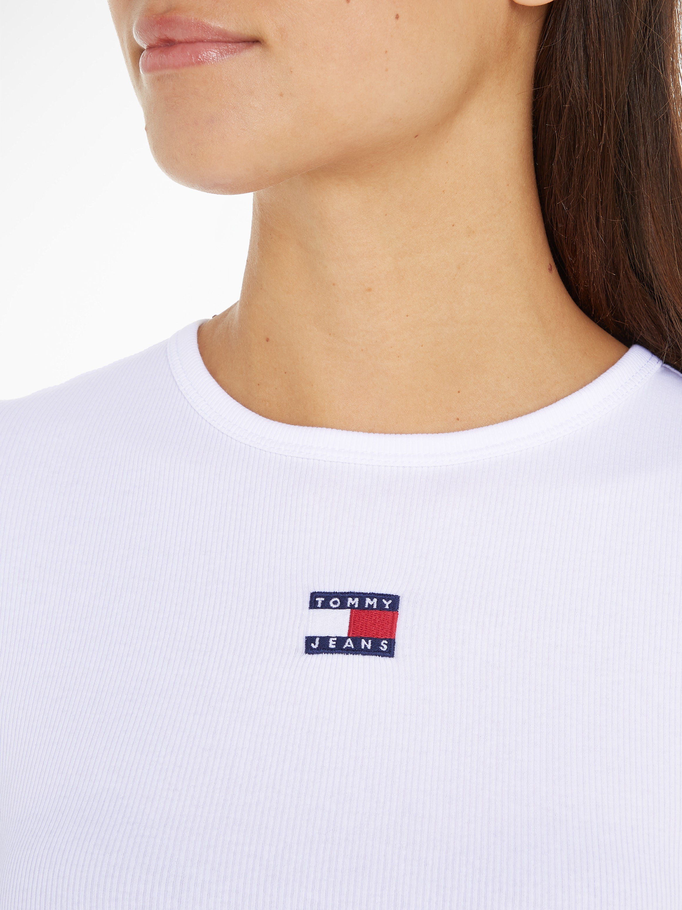Tommy Jeans Kurzarmshirt »TJW SLIM BADGE RIB TEE«, in gerippter Struktur