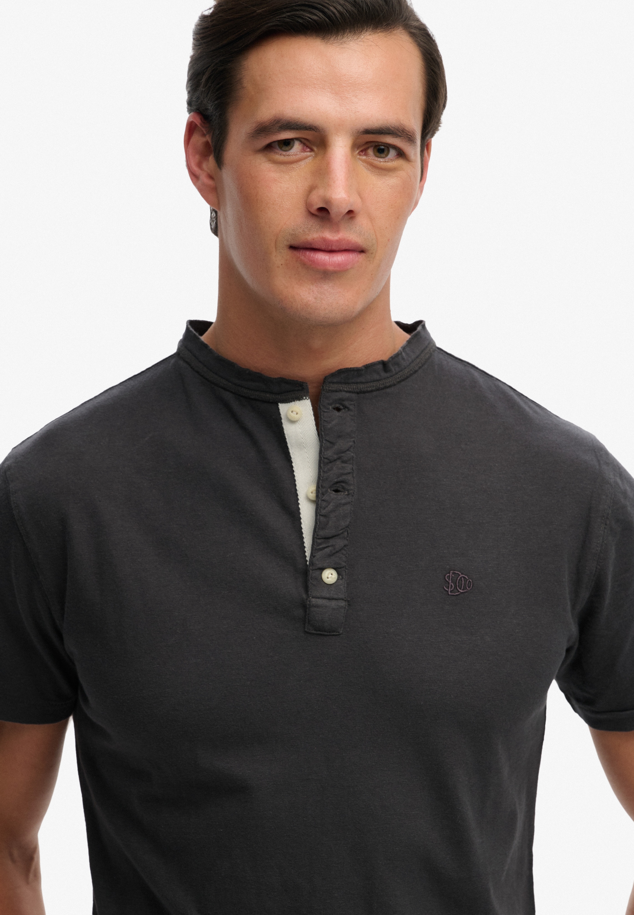 Superdry T-Shirt »CLASSIC COTTON LIN SS GRANDAD« mit Markenlabel, aus Baumwolle und Leinen, in Single Jersey, Kurzarm
