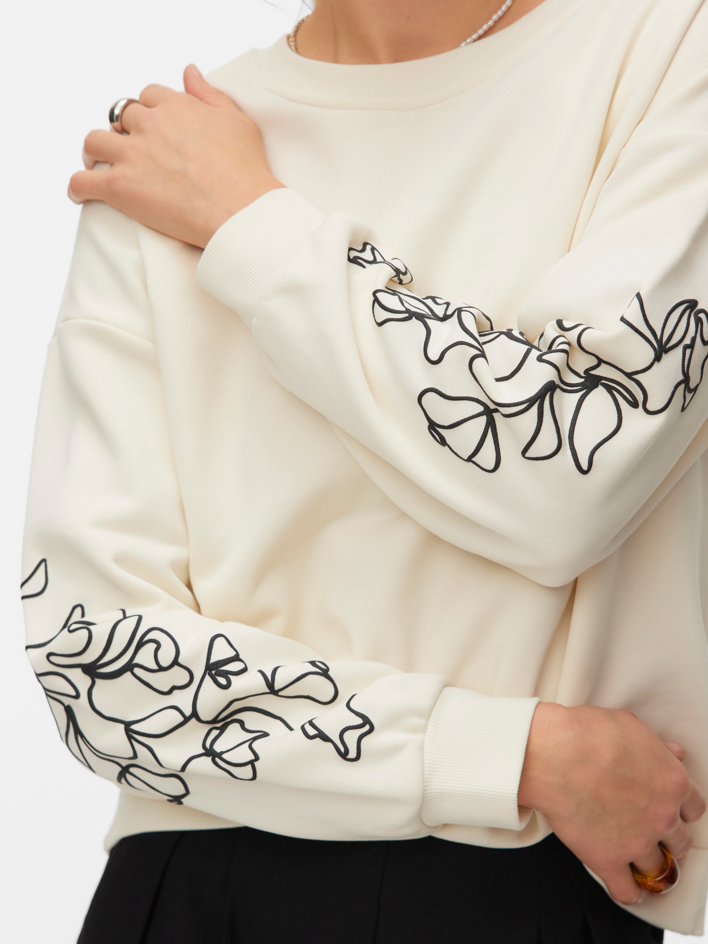 Vero Moda Sweat-shirt »VMLADA L/S O-NECK SWEATSHIRT JRS BTQ«, mélange coton, coupe régulière
